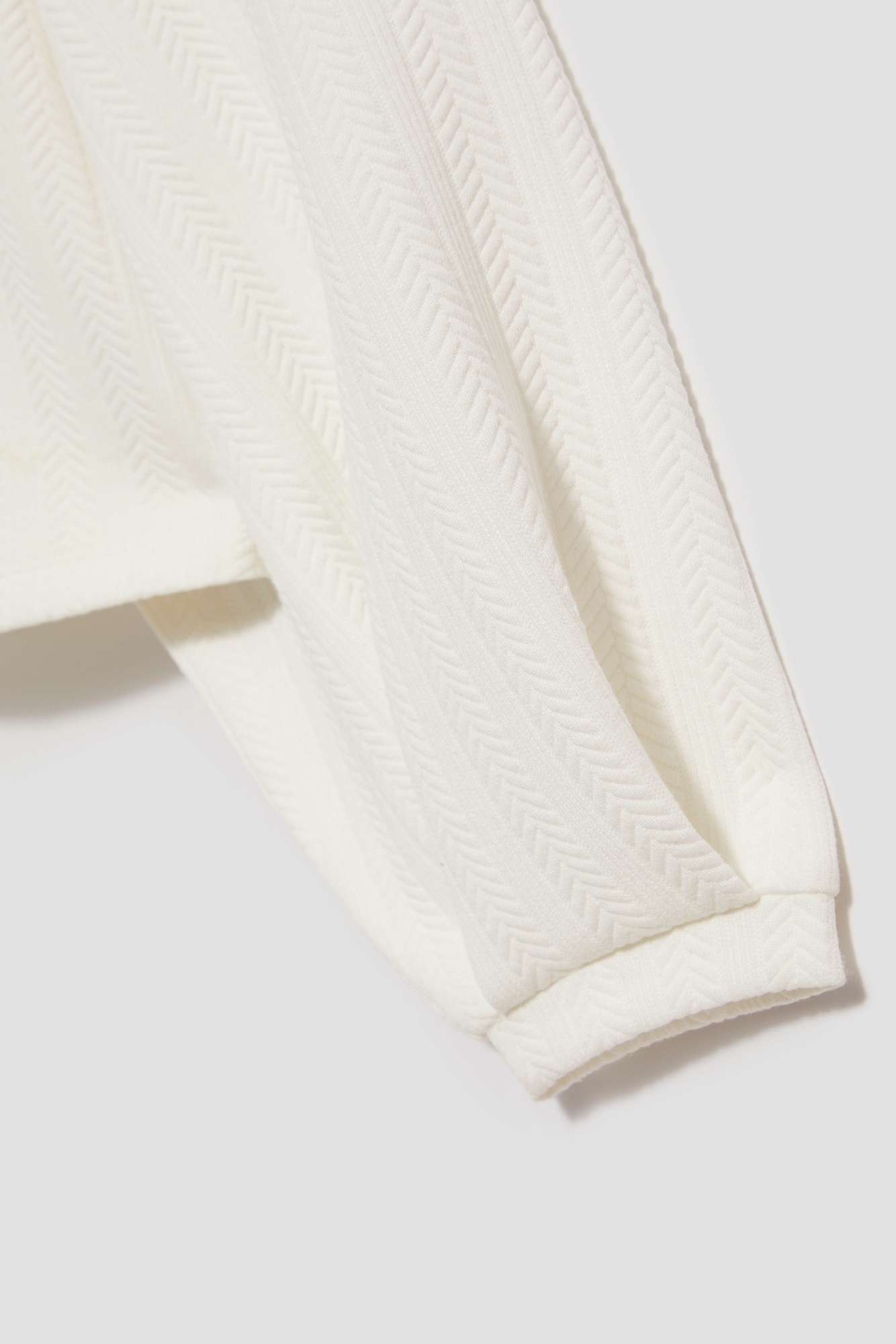 Sweatshirt with fluffy sleeves