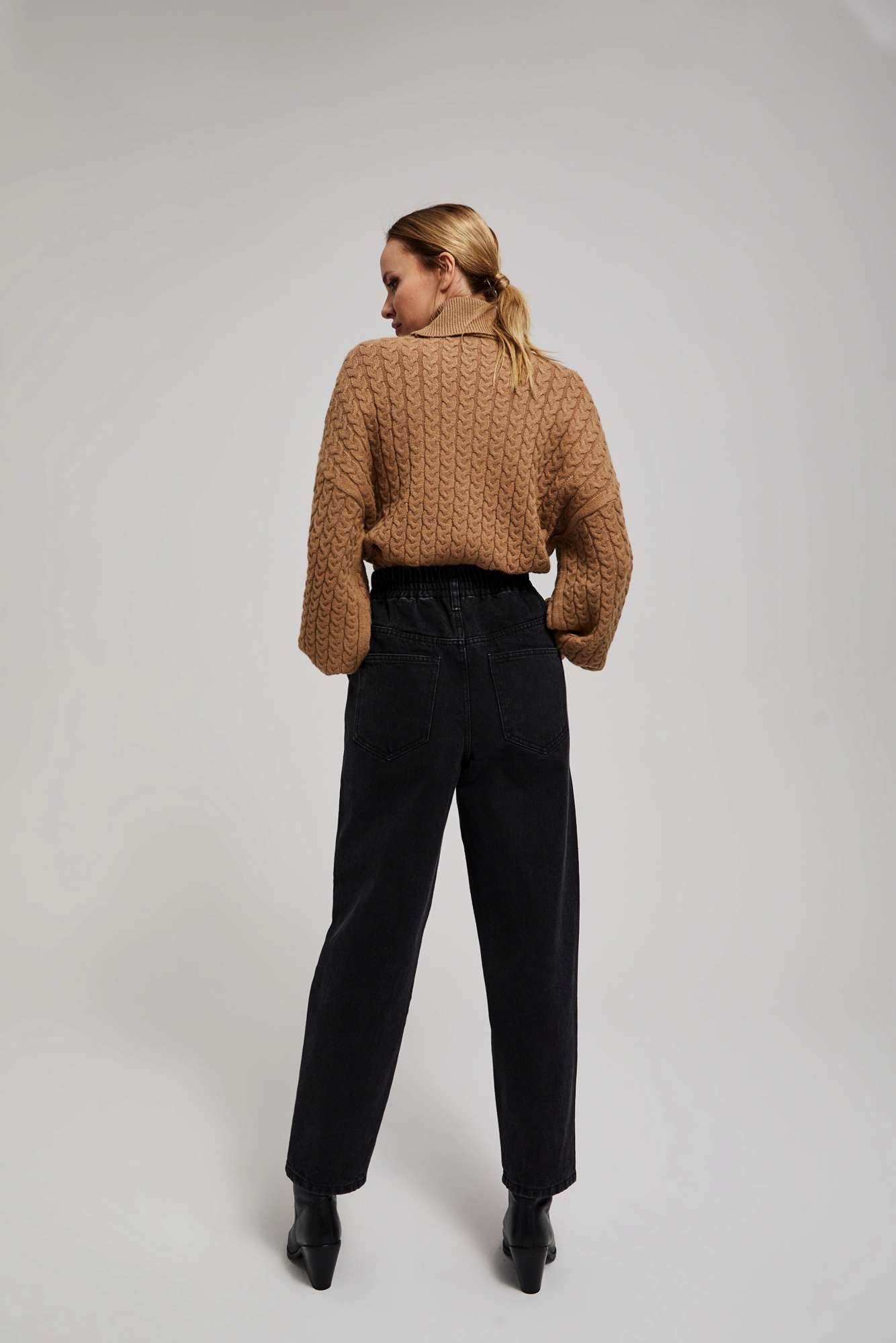 Jeans with elastic waistband