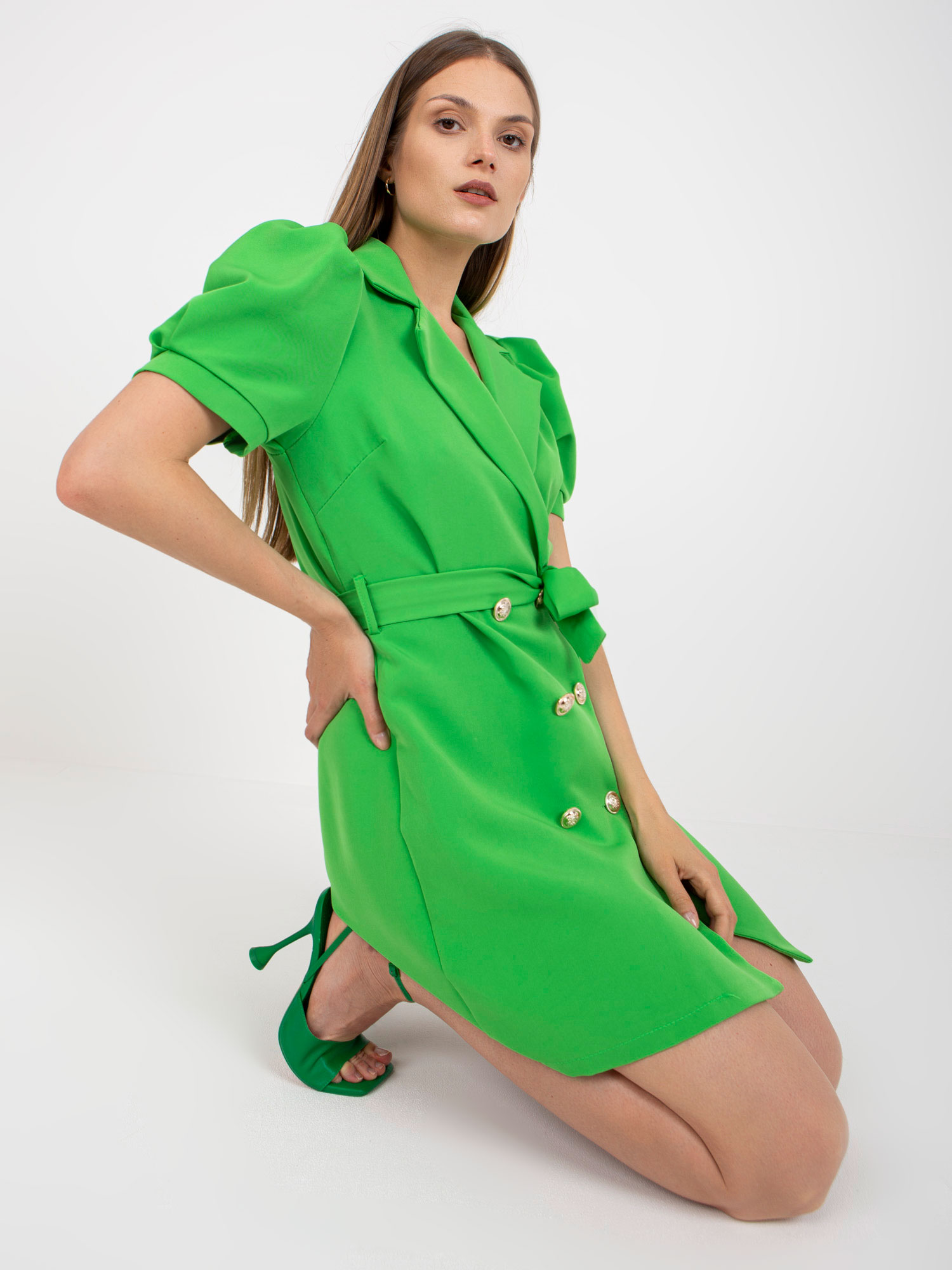 Levně Světle zelené elegantní koktejlové šaty s krátkým rukávem
