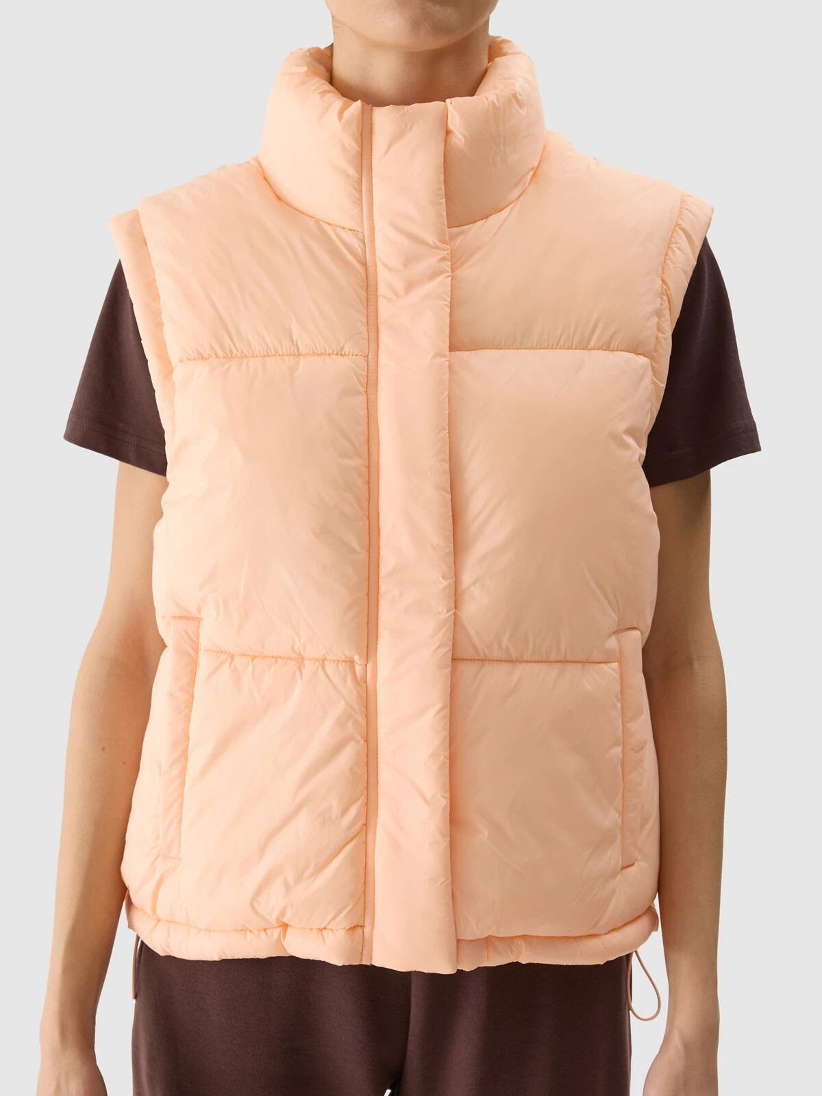Women's down vest with 4F synthetic down filling - orange