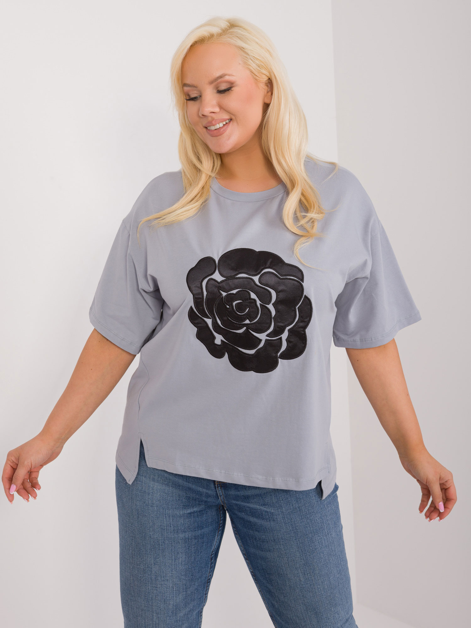 Grey casual blouse in a larger size with a patch