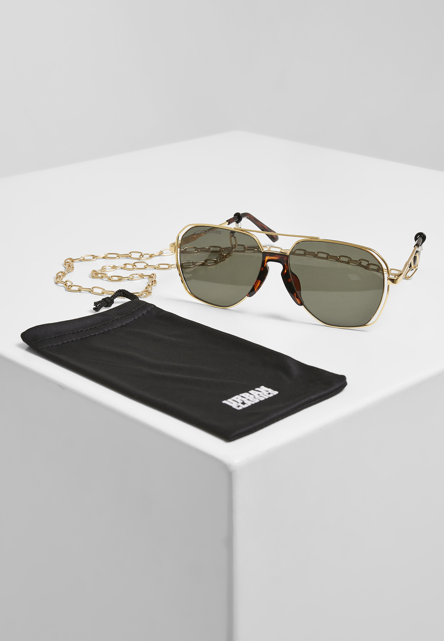 Karphatos sunglasses with gold chain