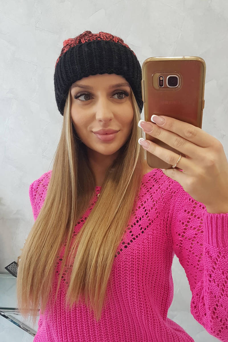 Beanie with pompom Abigail K326 black+raspberry