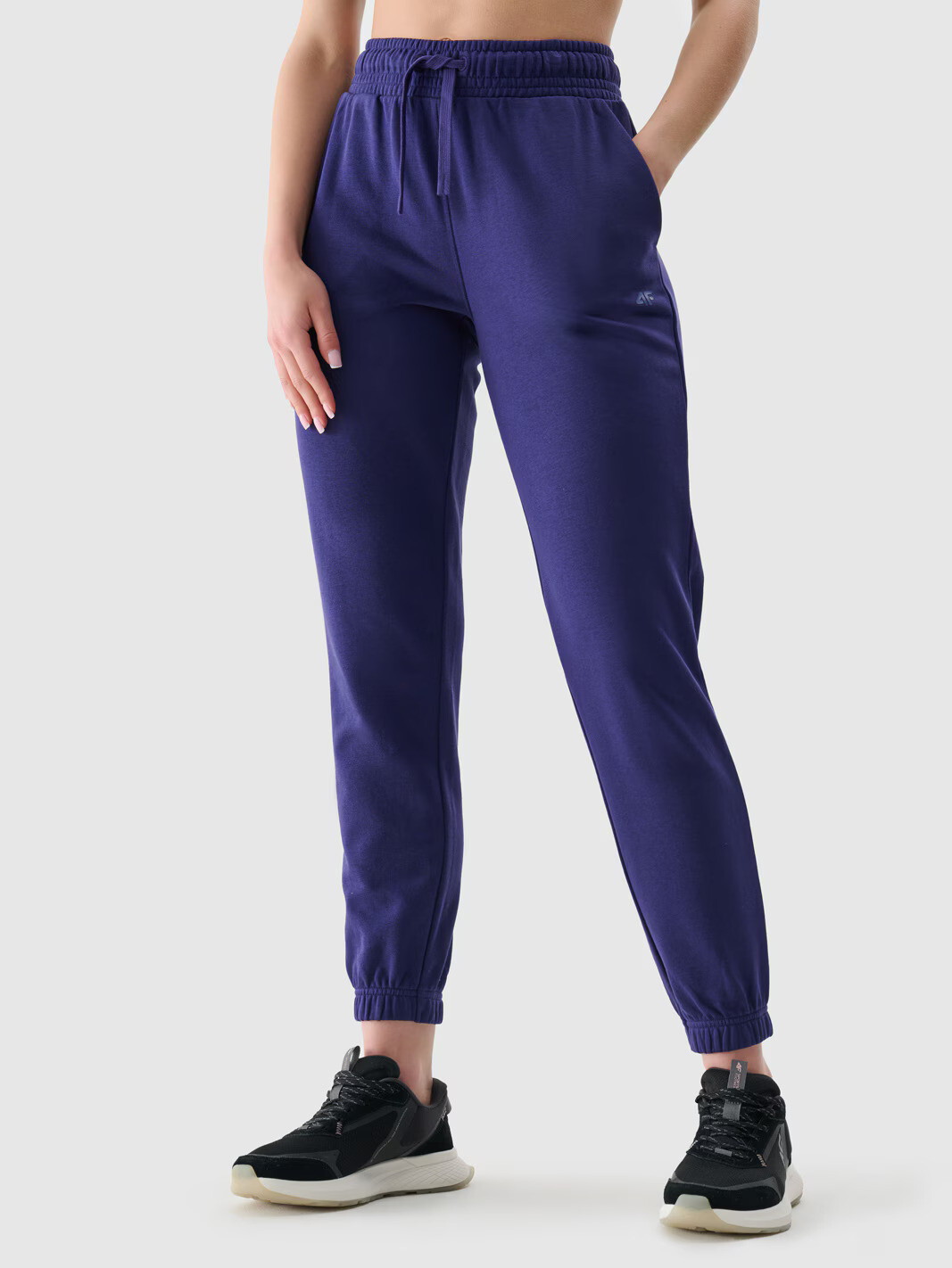 Women&#039;s sweatpants 4F