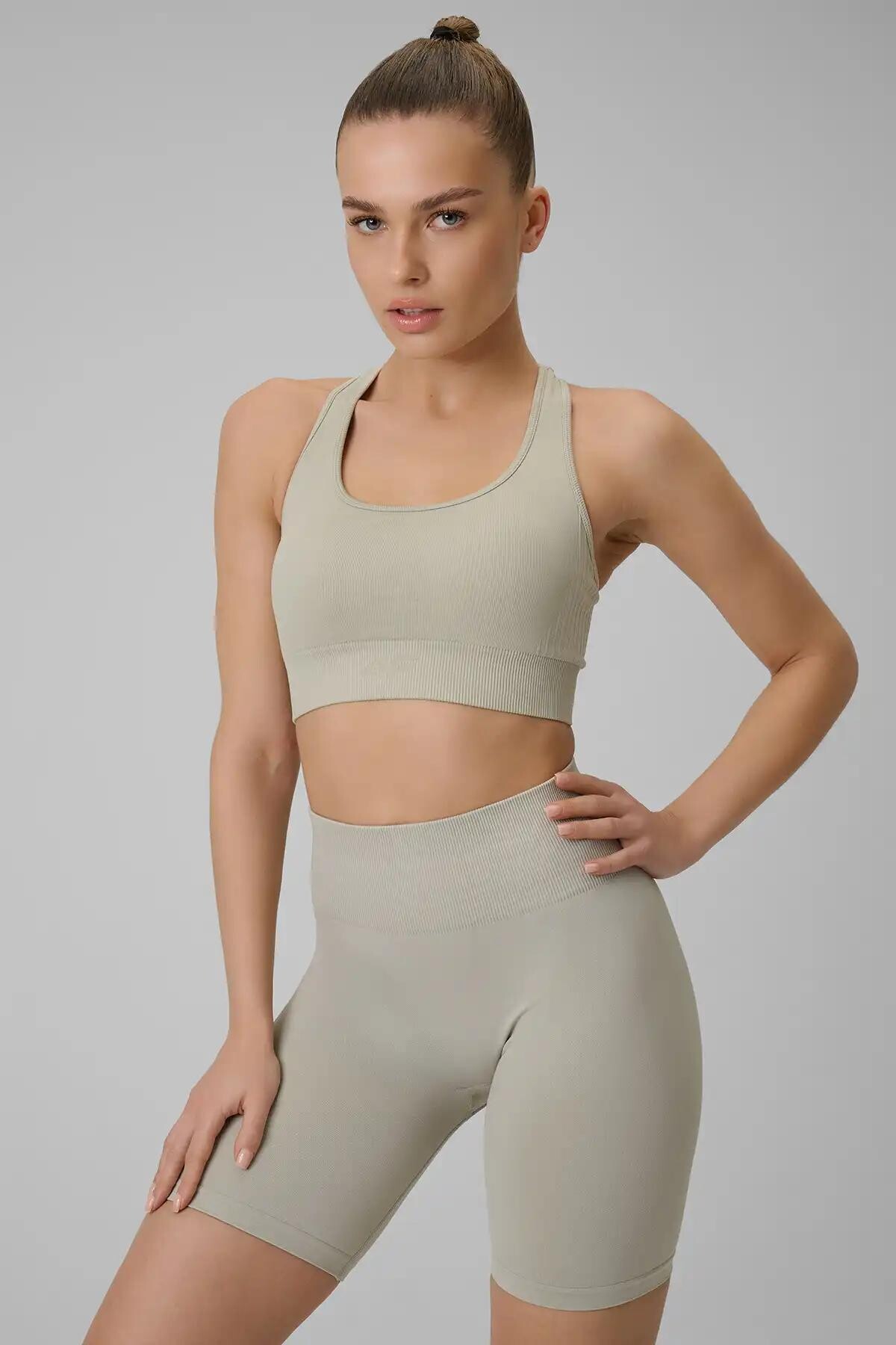 Дамски спортен сутиен 4F Carmen