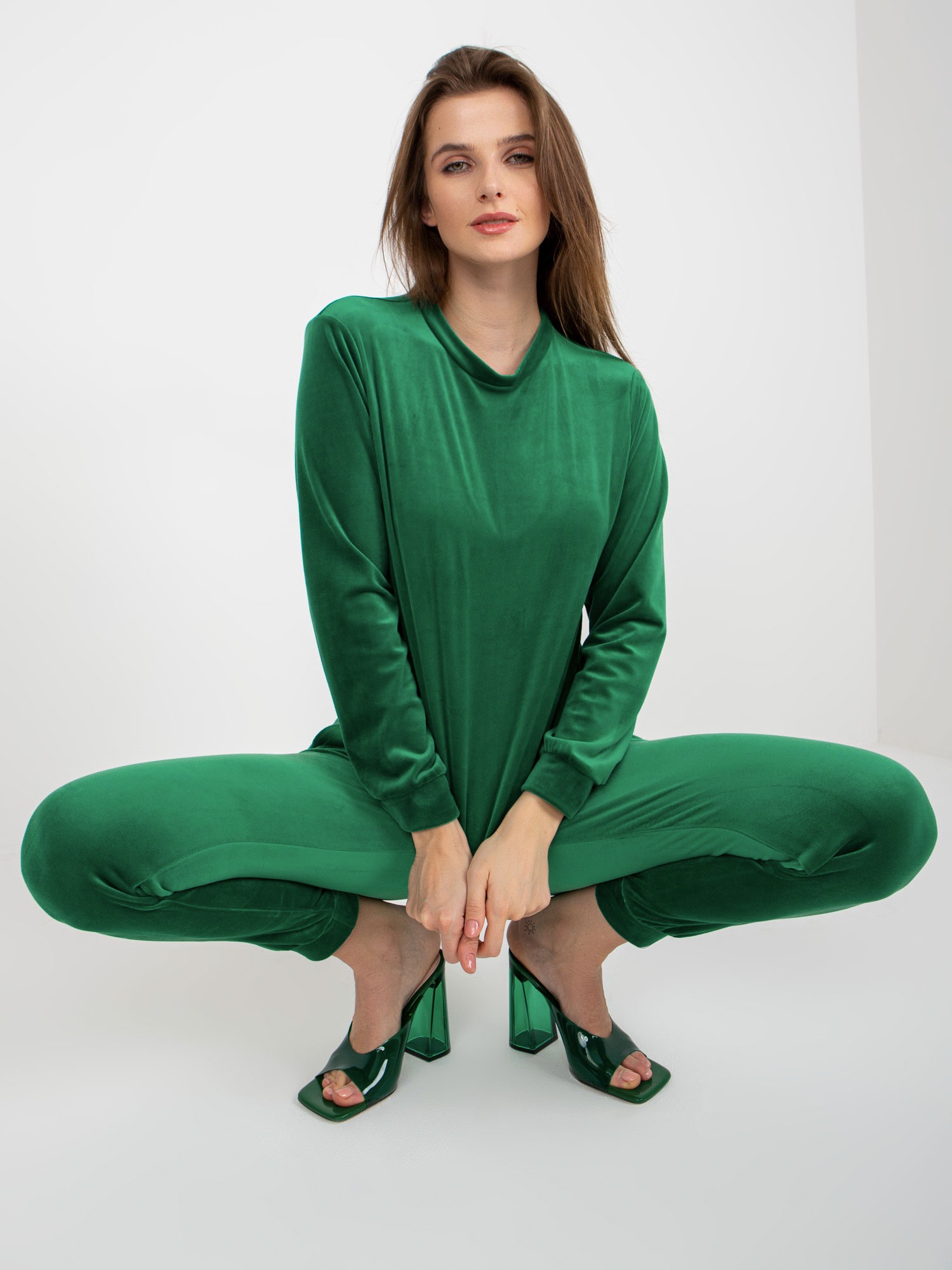 Levně Zelený velurový komplet s kalhotami od Brenda RUE PARIS