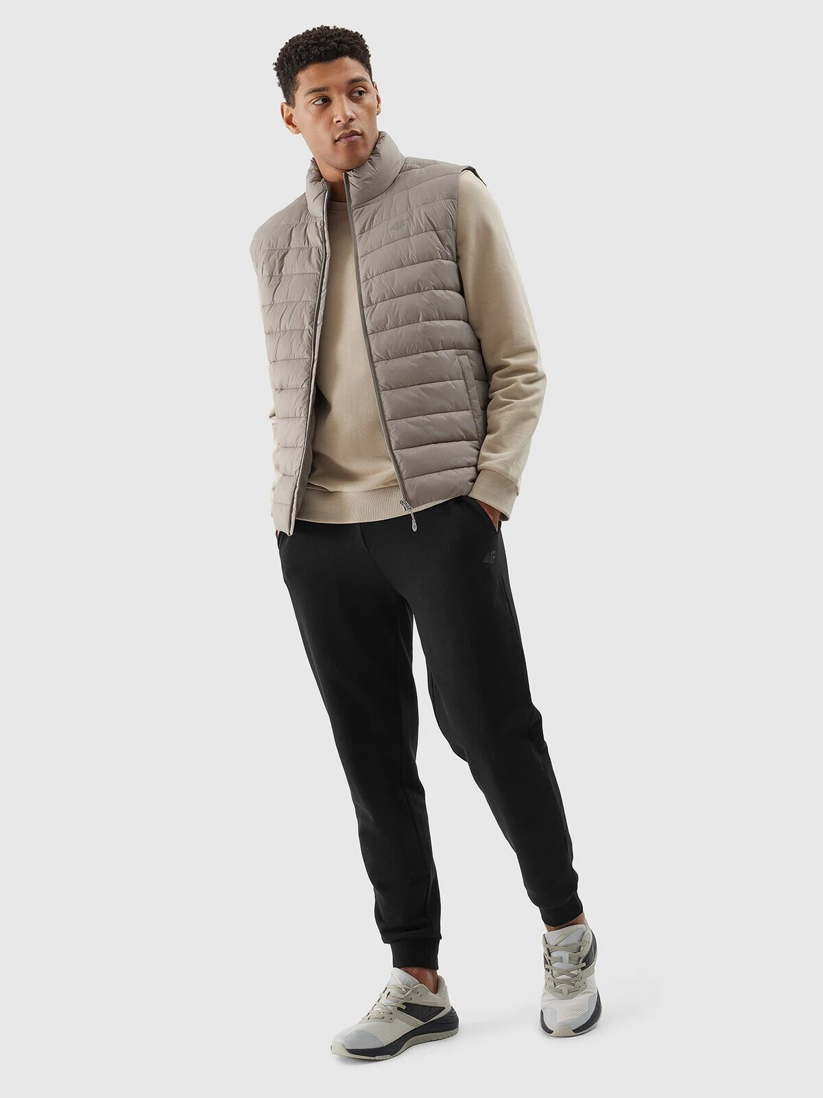 Men&#039;s down vest with recycled 4F filling - beige