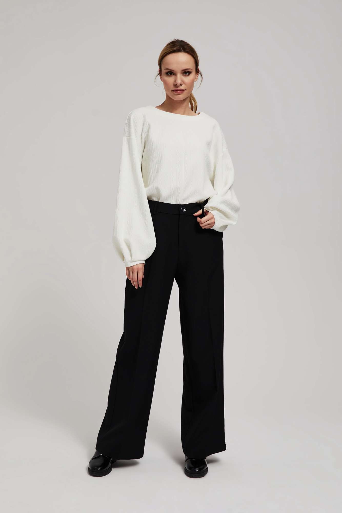 Sweatshirt with fluffy sleeves