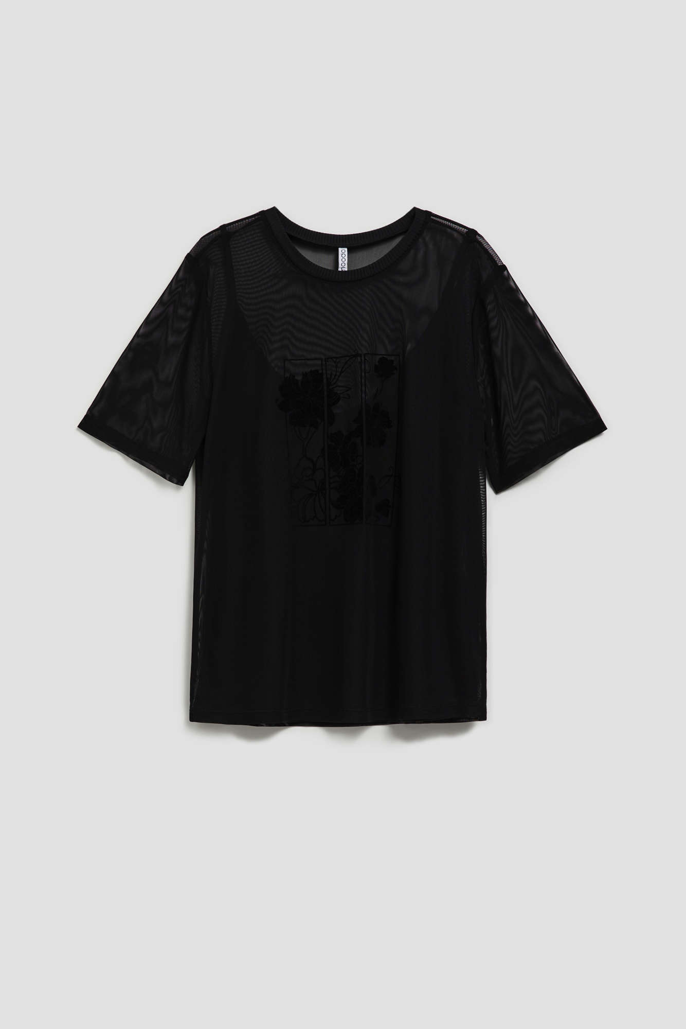 Blouse with short sleeves