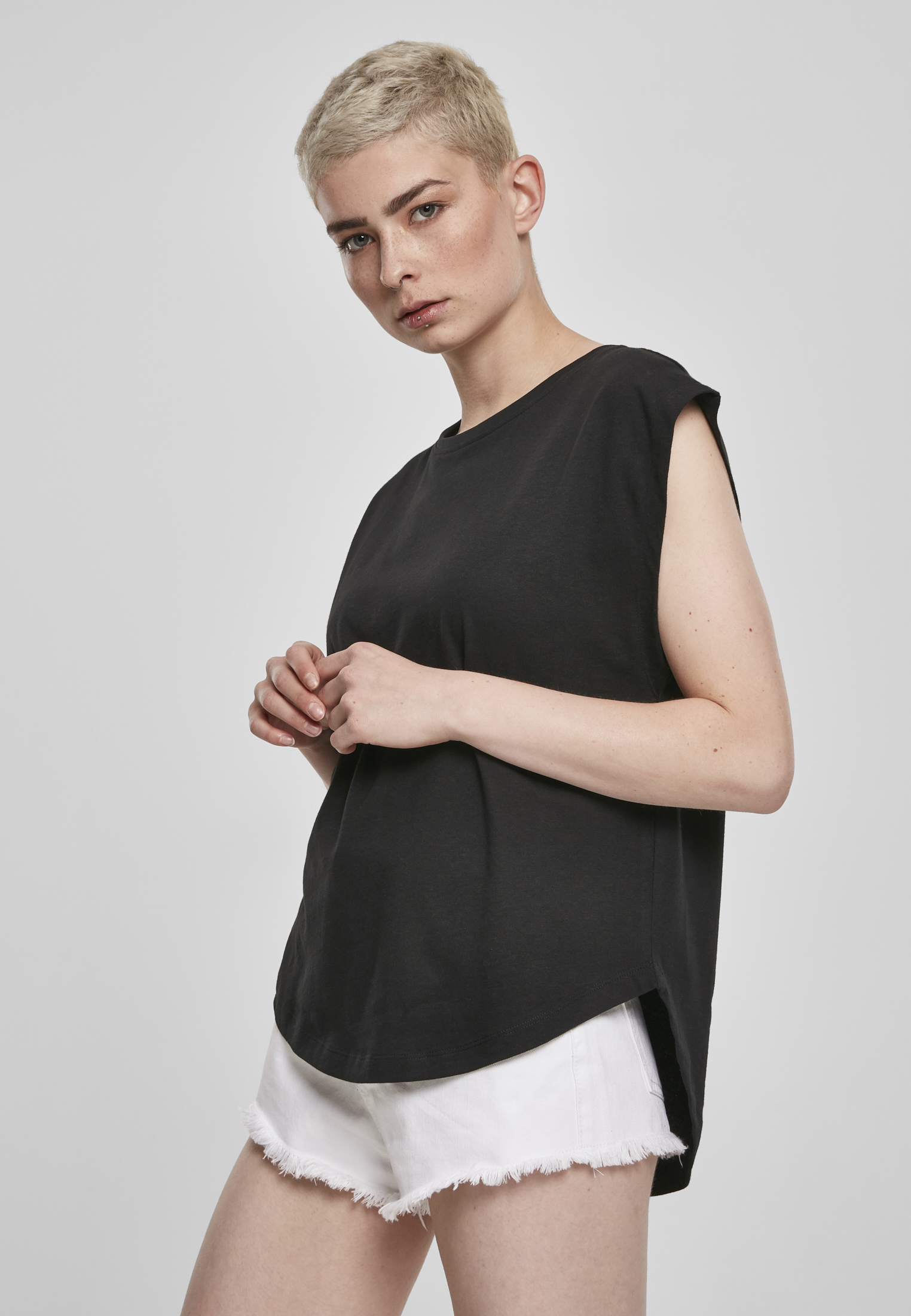 Women's Basic Shaped T-shirt In Black