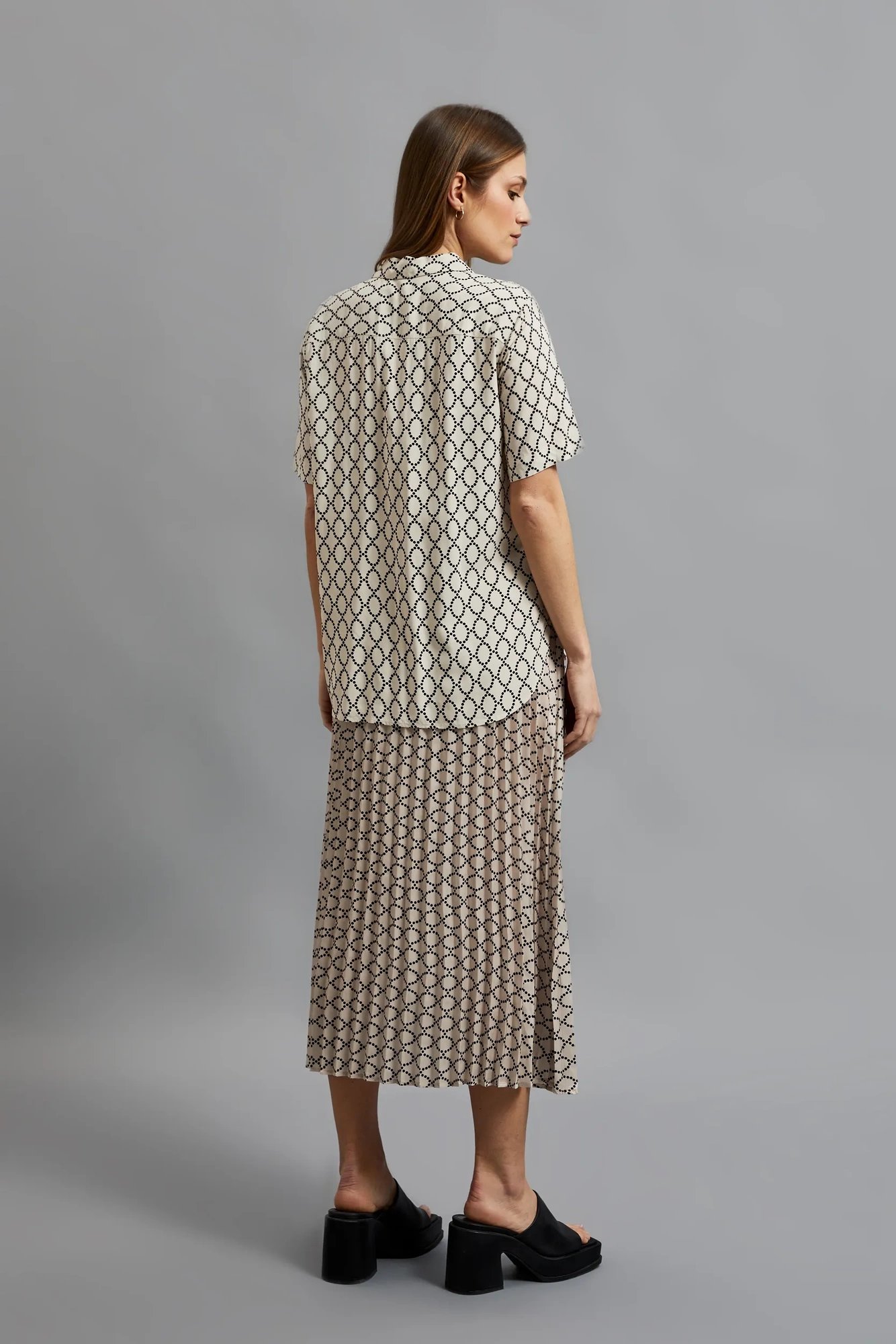 Women&#039;s skirt MOODO - light beige