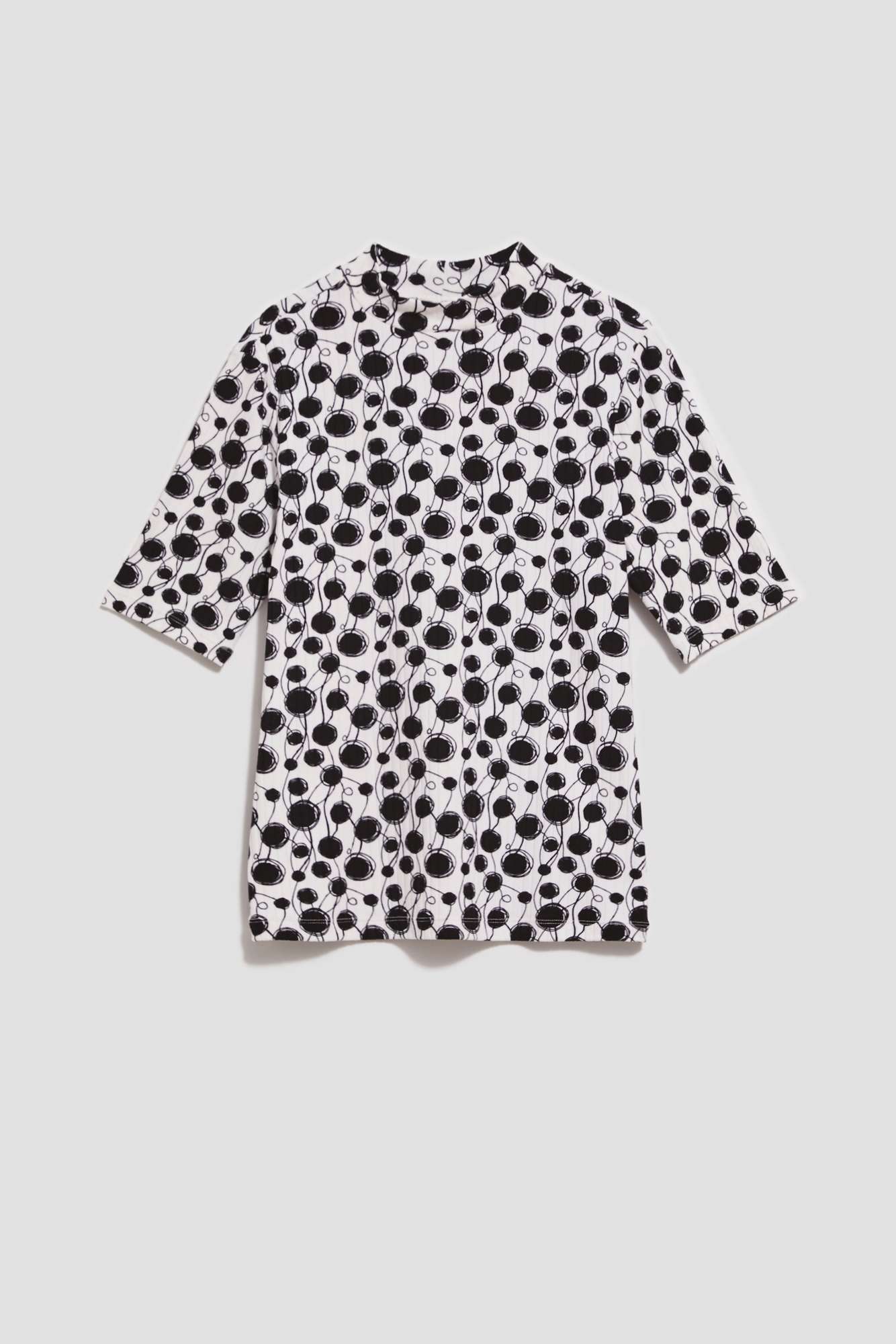 Patterned turtleneck blouse