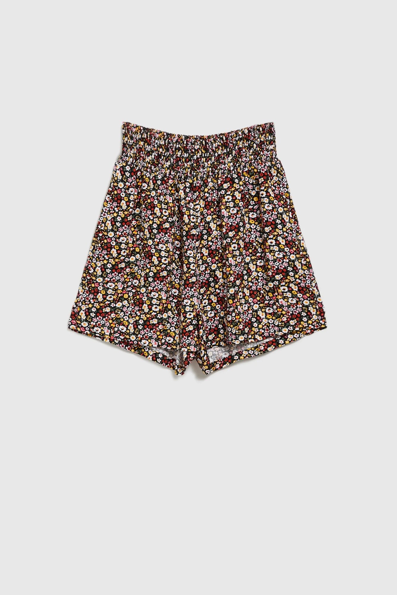 Women&#039;s shorts with floral pattern MOODO - black