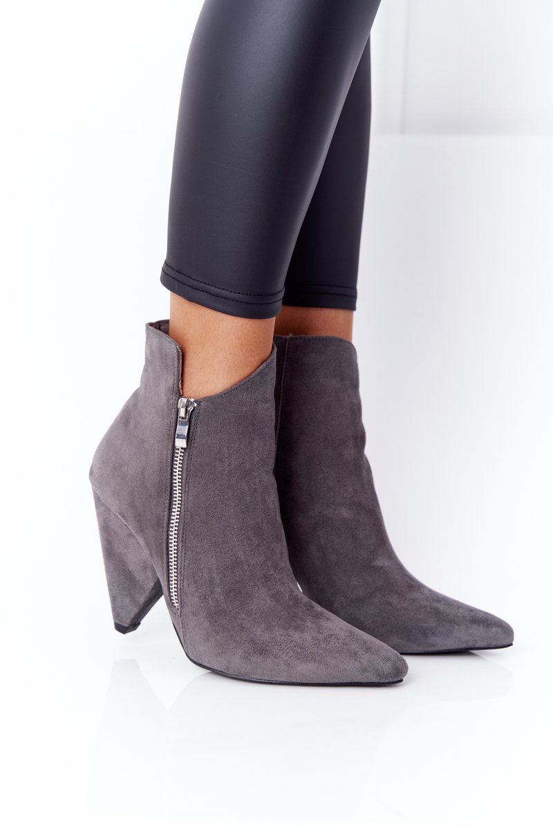 Botine dama, Kesi