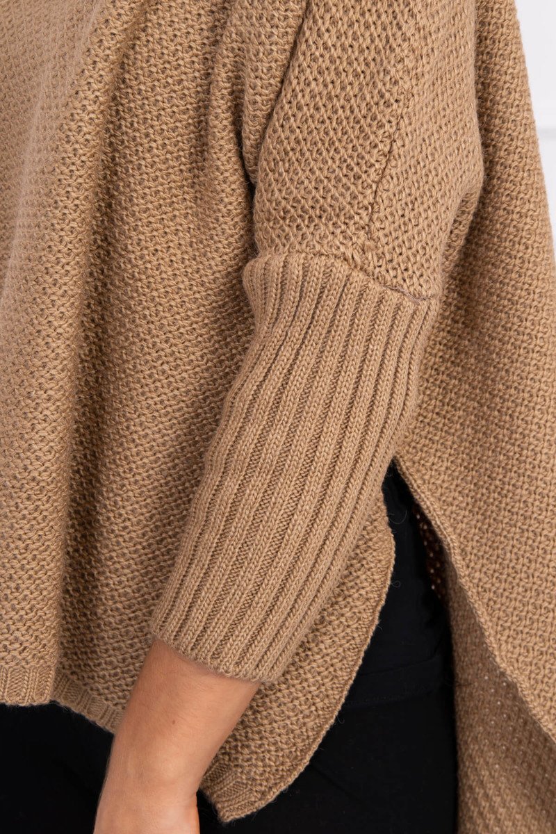 Turtleneck sweater and camel side slits