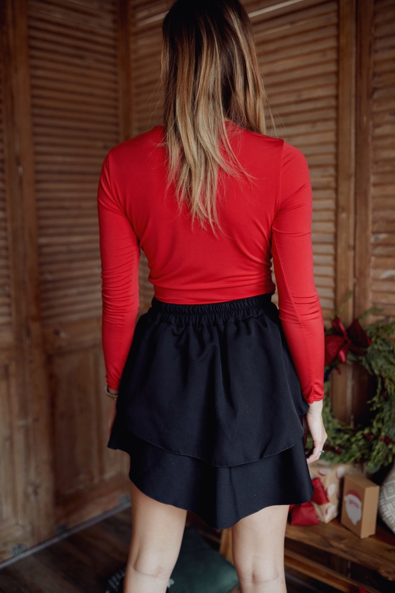 Black miniskirt with ruffles