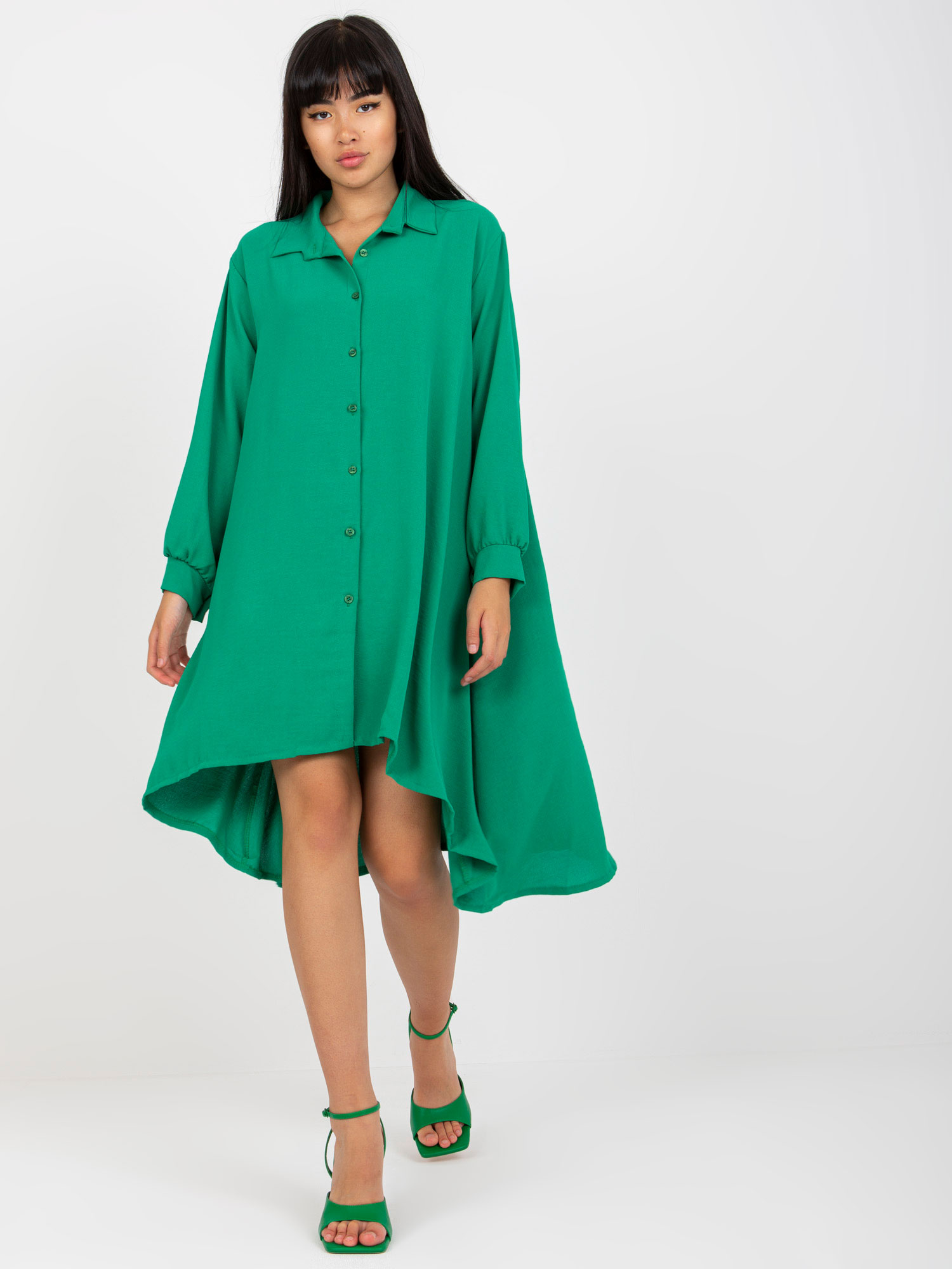 Levně Zelené asymetrické košilové šaty s dlouhým rukávem