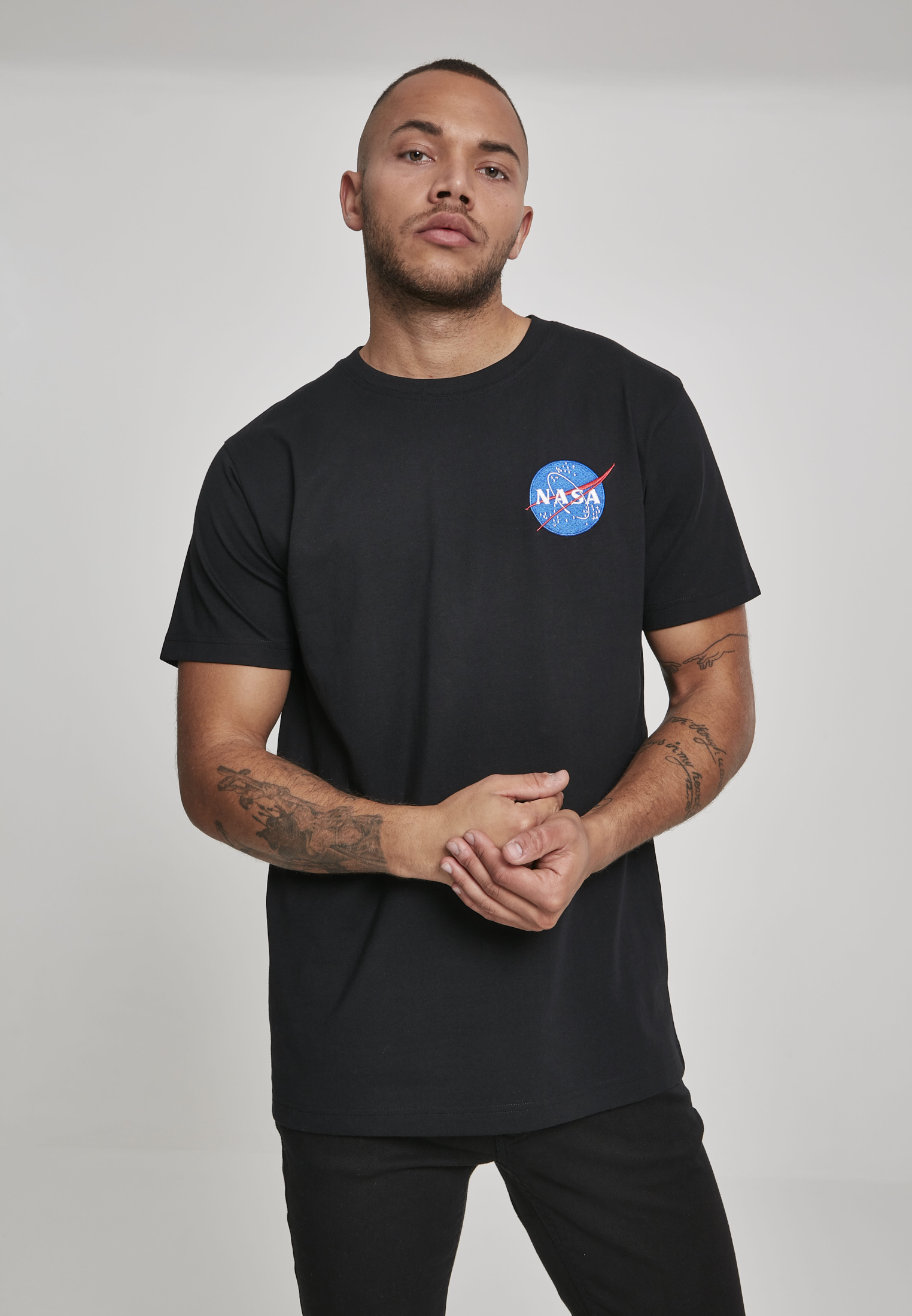 Levně Pánské tričko s logem NASA - černé