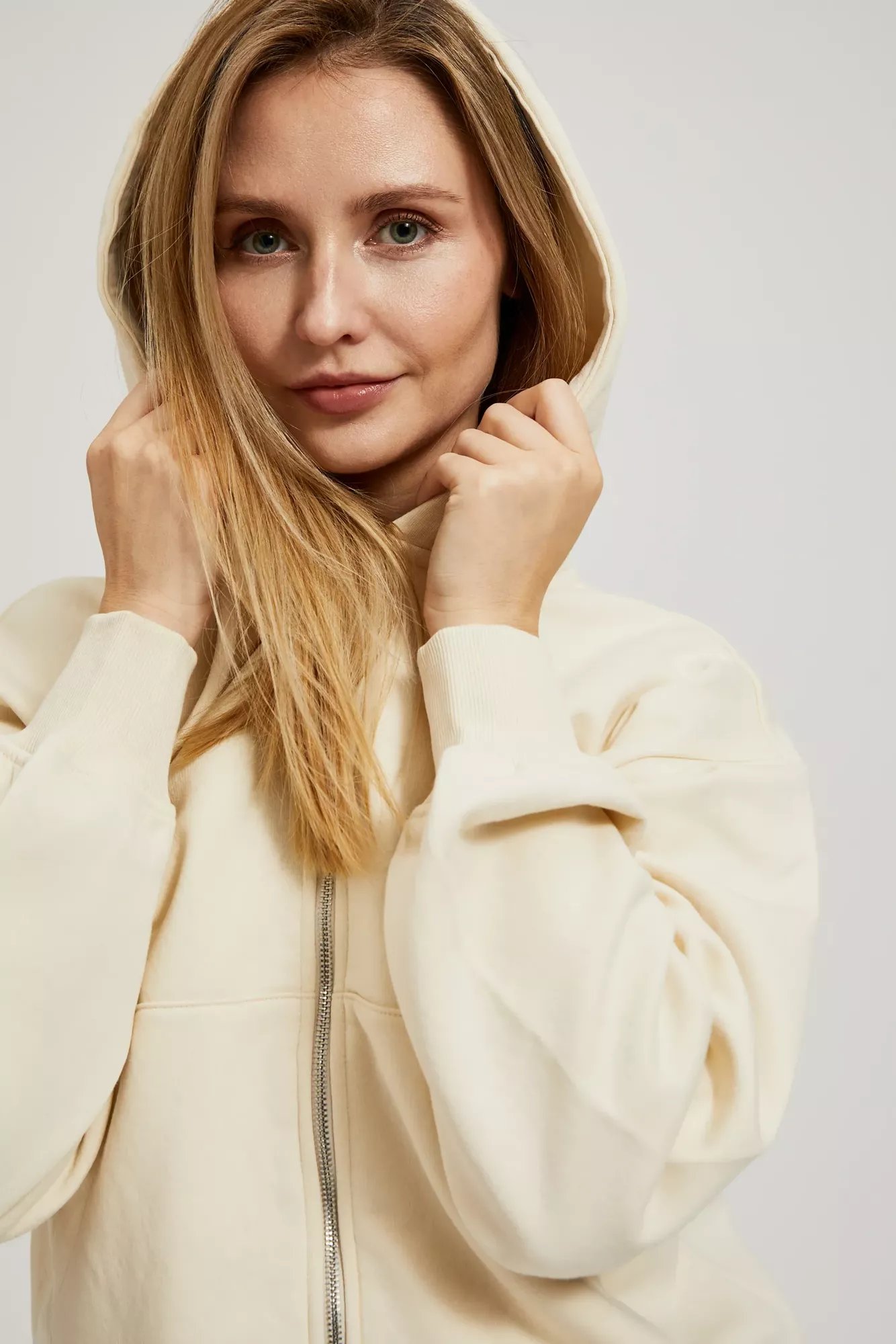 Beige sweatshirt