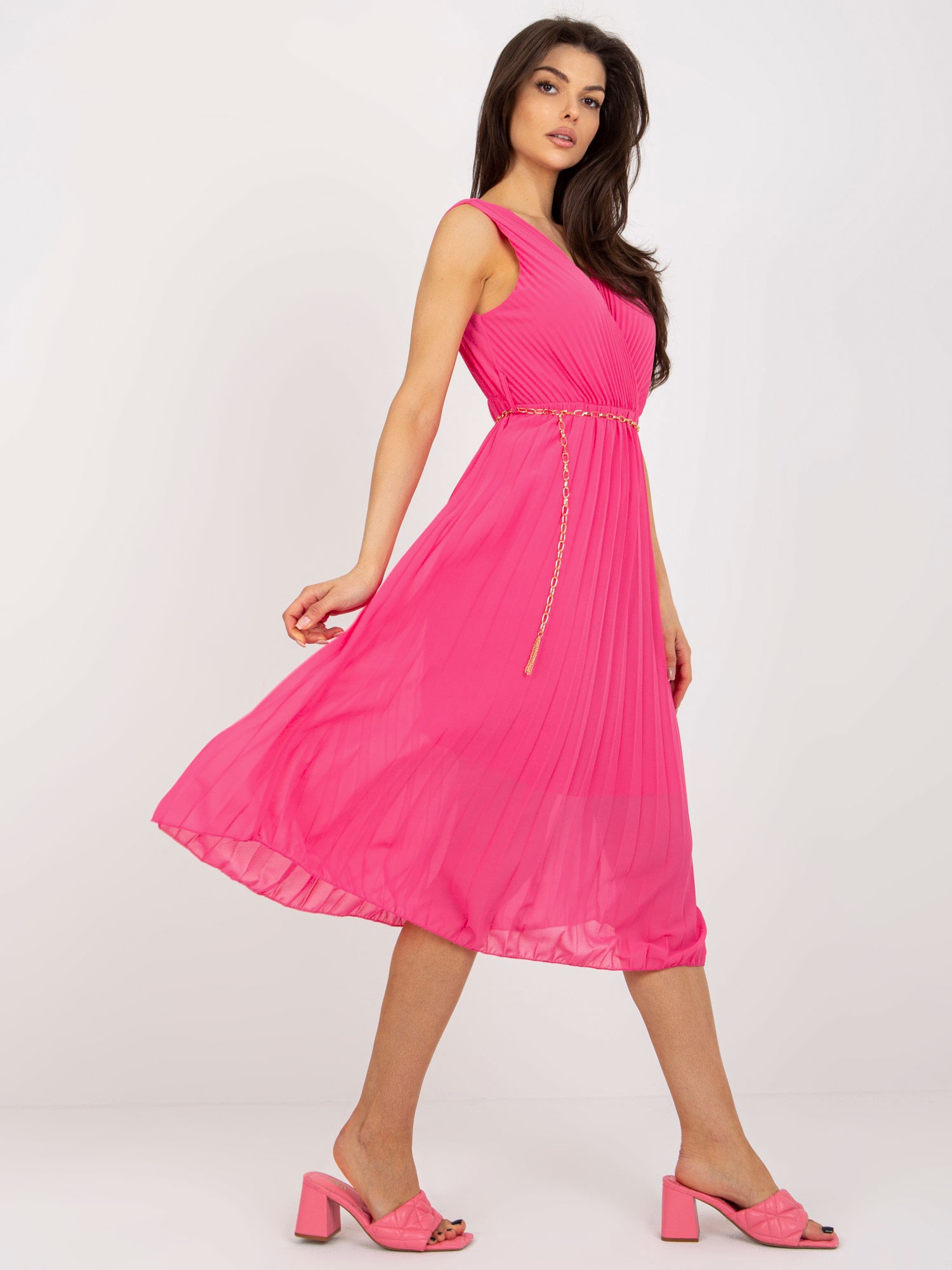 Dark pink pleated dress with clutch neckline