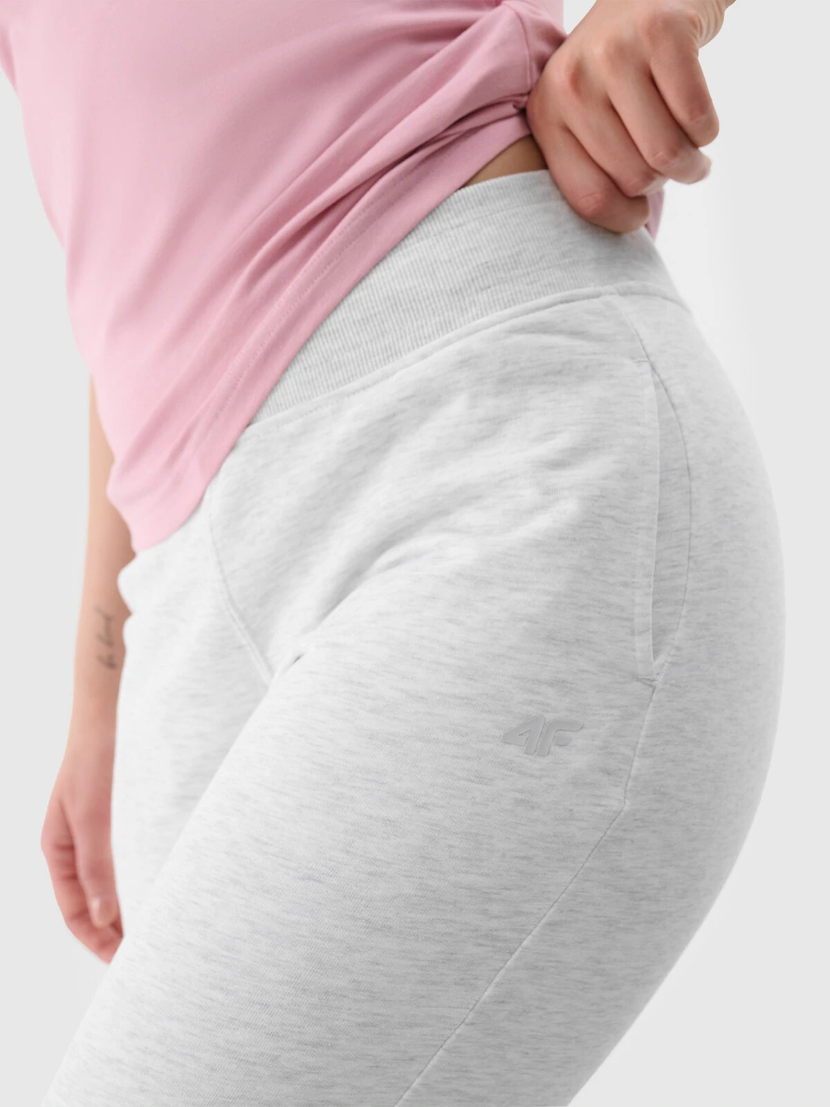 Women's jogger sweatpants 4F - grey