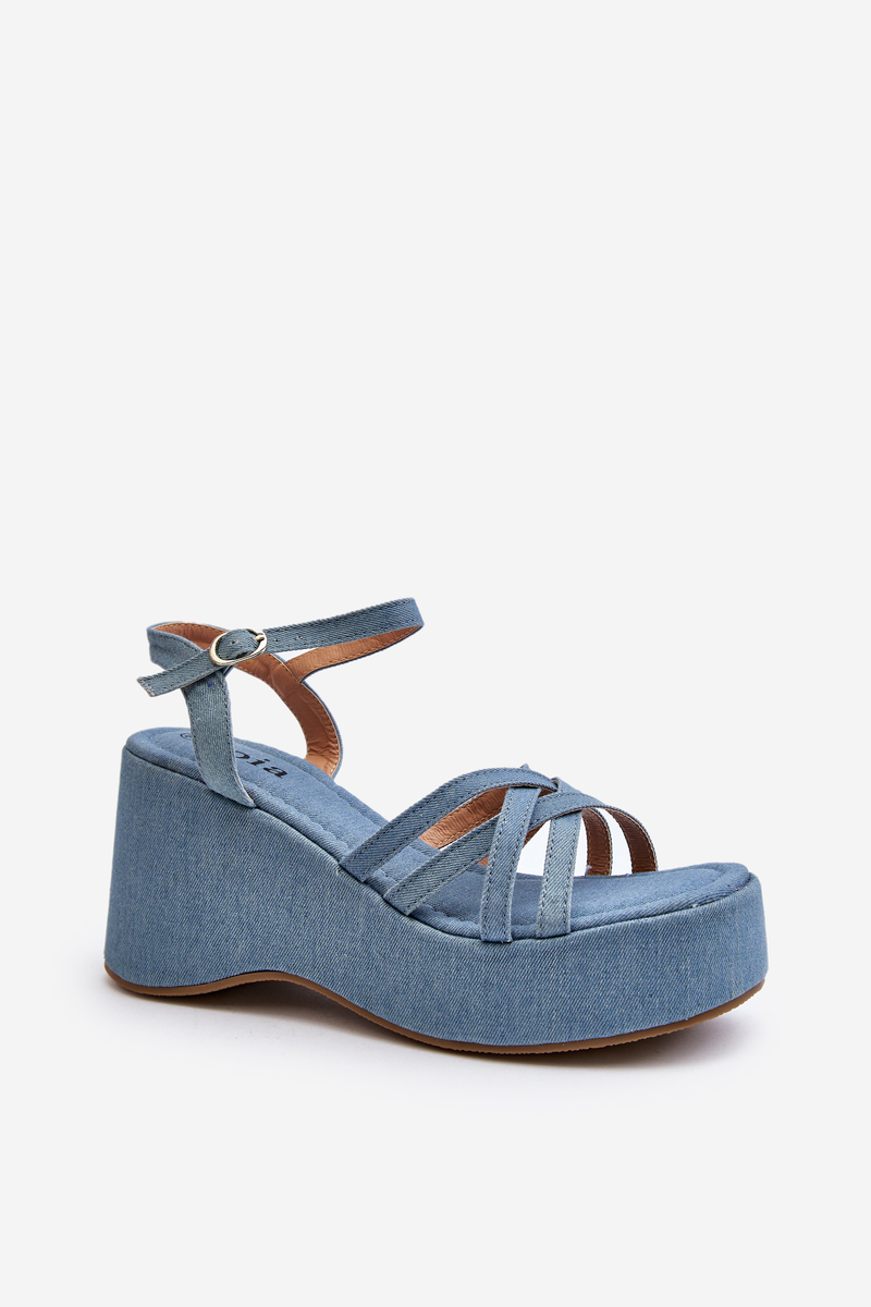 Blue sandals on the Oporia platform and on the wedge