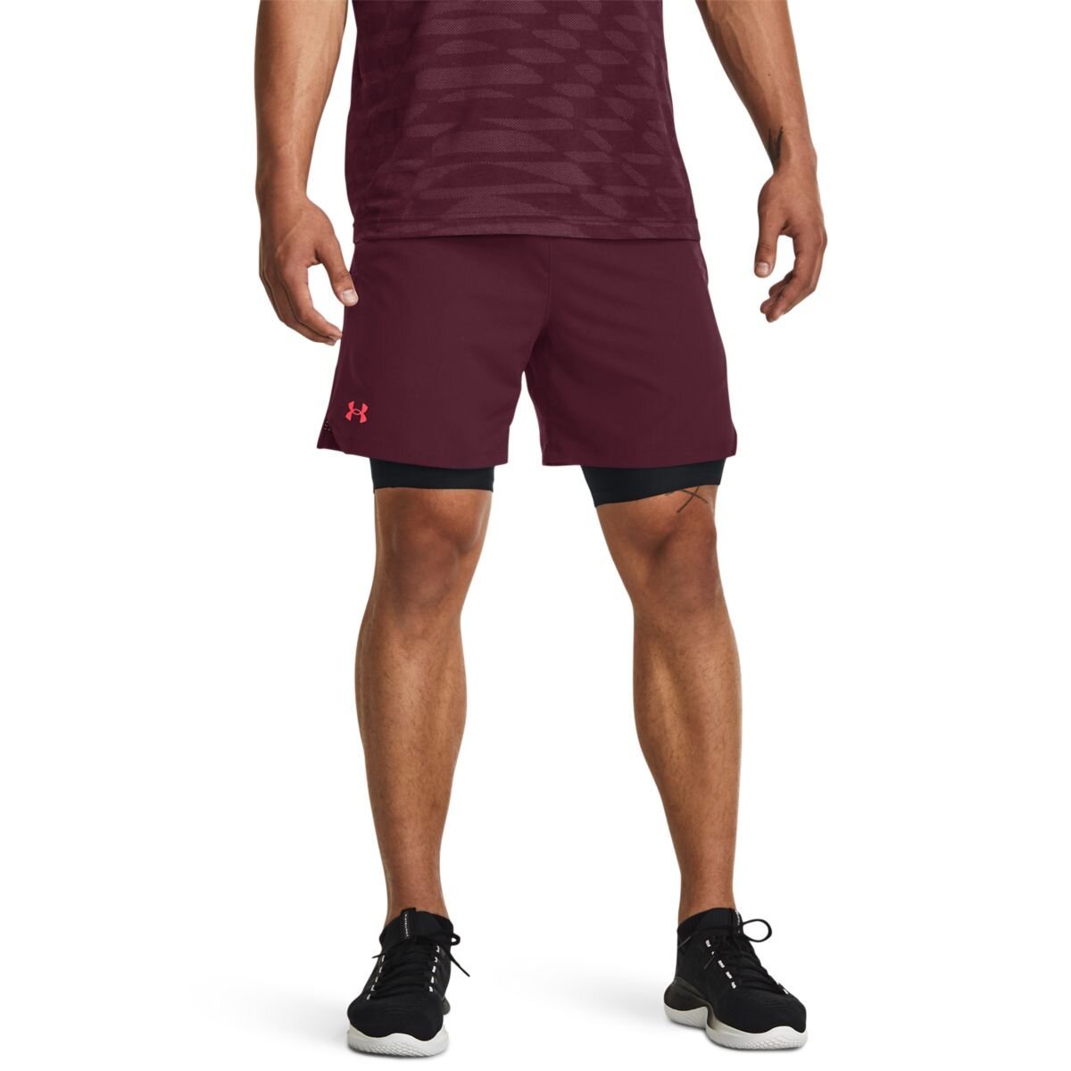 Vínové sportovní kraťasy Under Armour UA Vanish Woven 6in Shorts