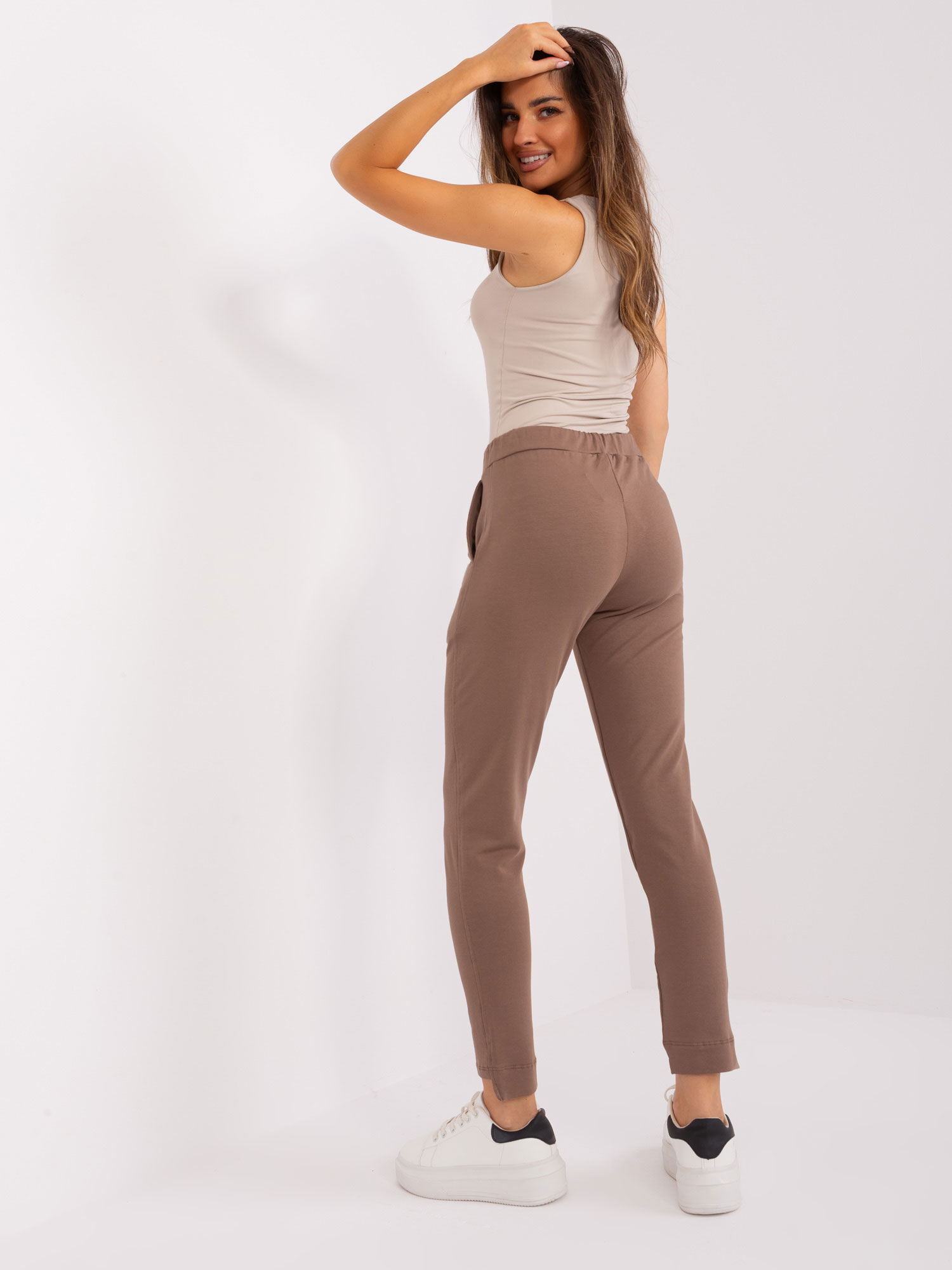 Sweatpants-RV-DR-8370-1.57P-brown