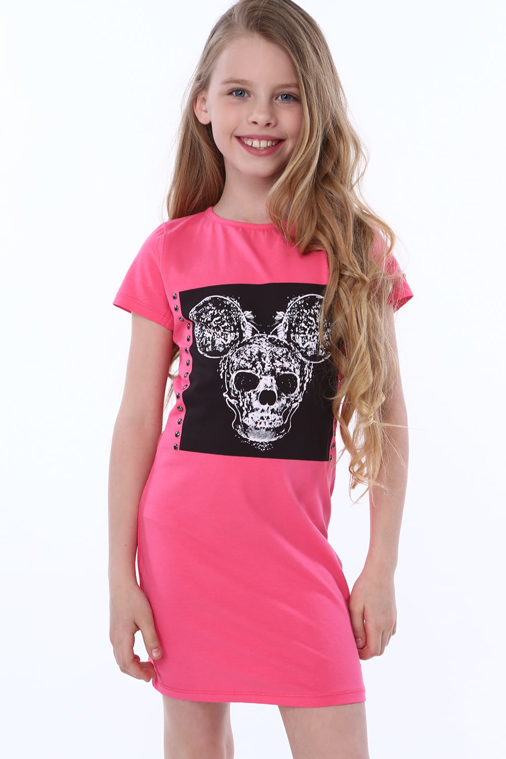 Girl's dress with amaranth application