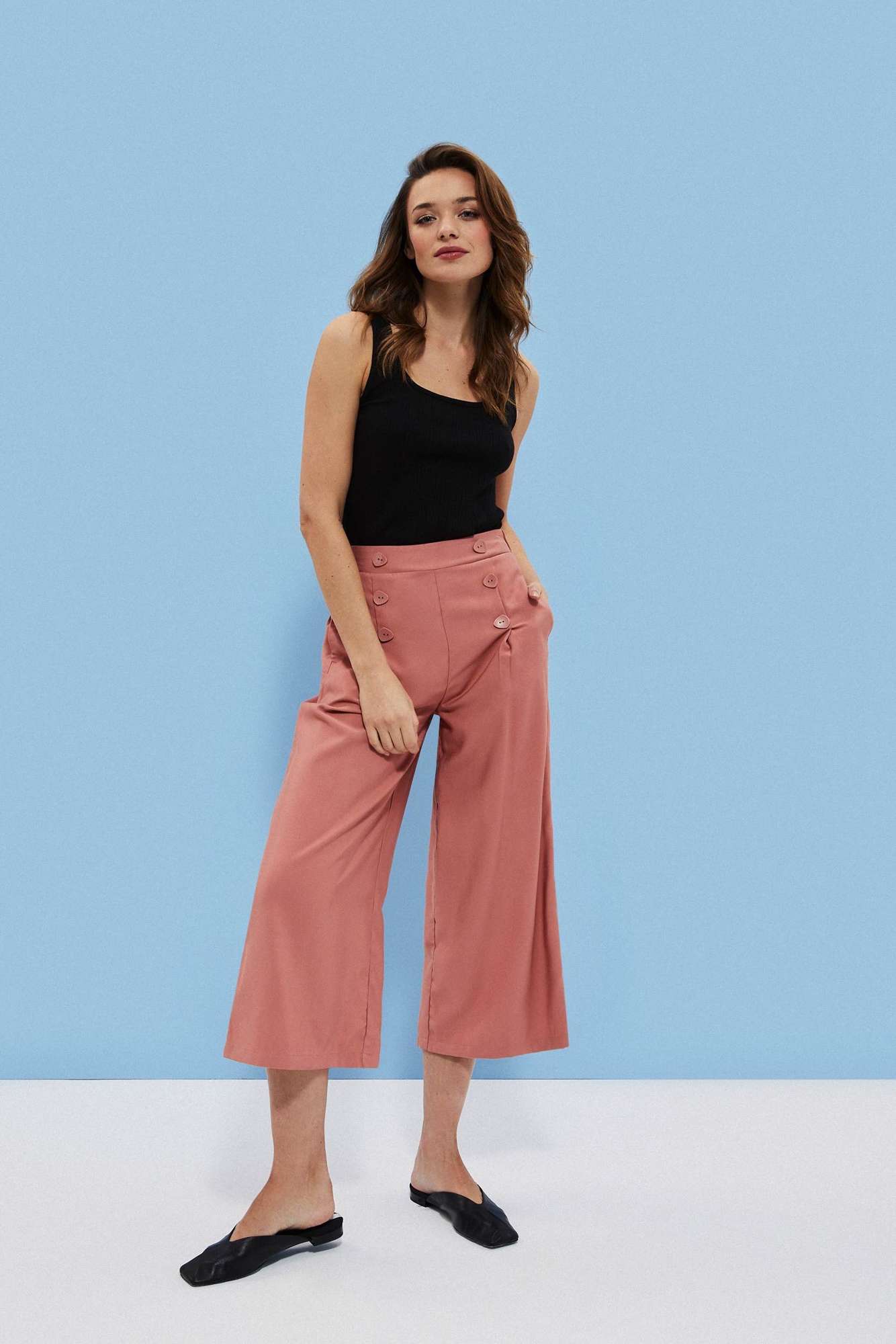 Trousers made of smooth viscose