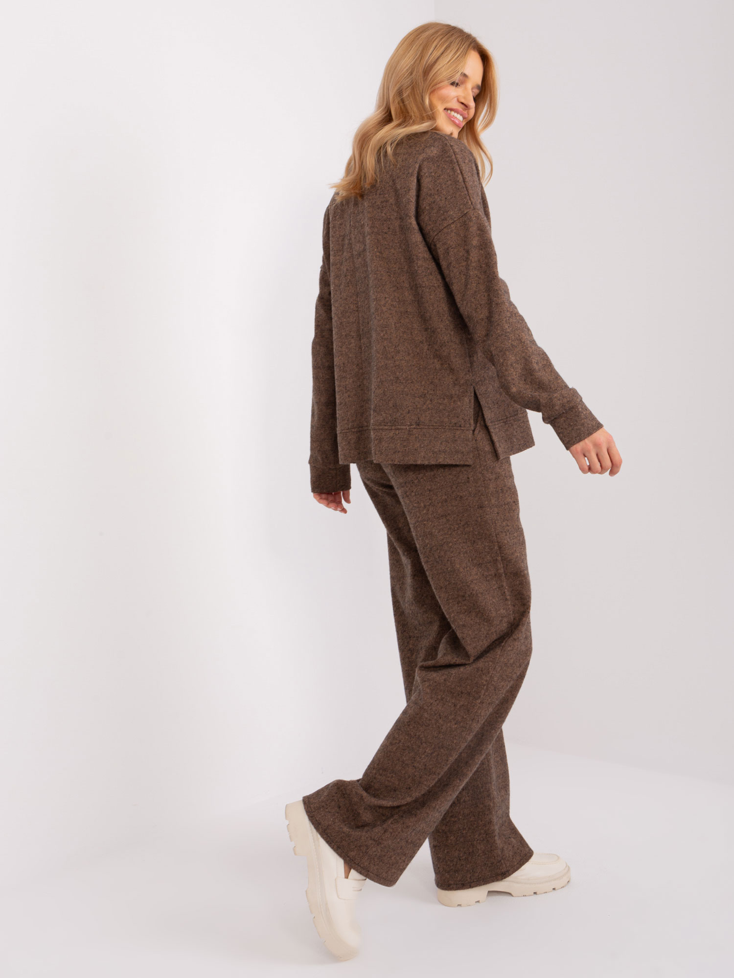 Brown casual set with an oversize blouse