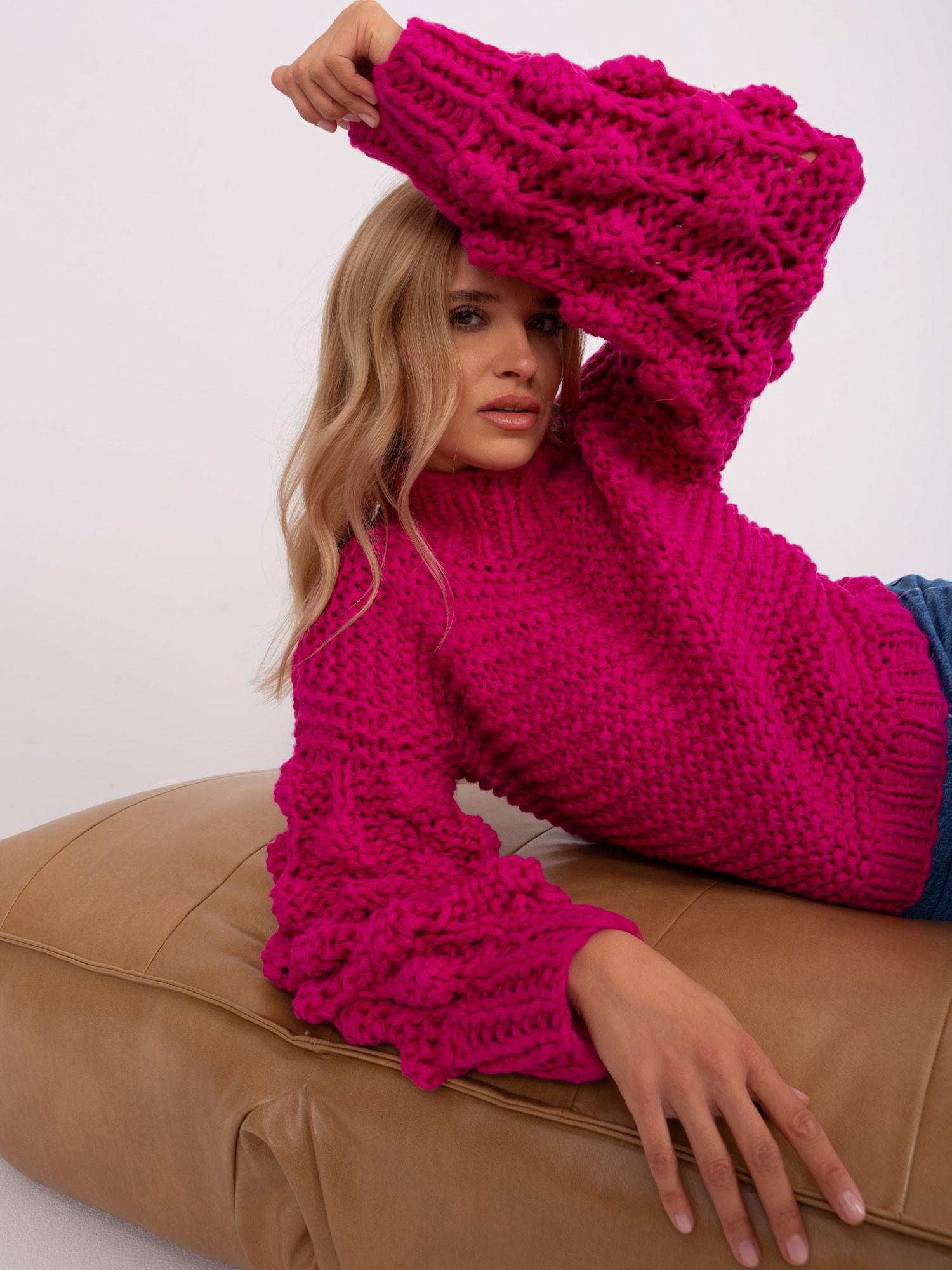 Fuchsia oversize sweater with puffed sleeves