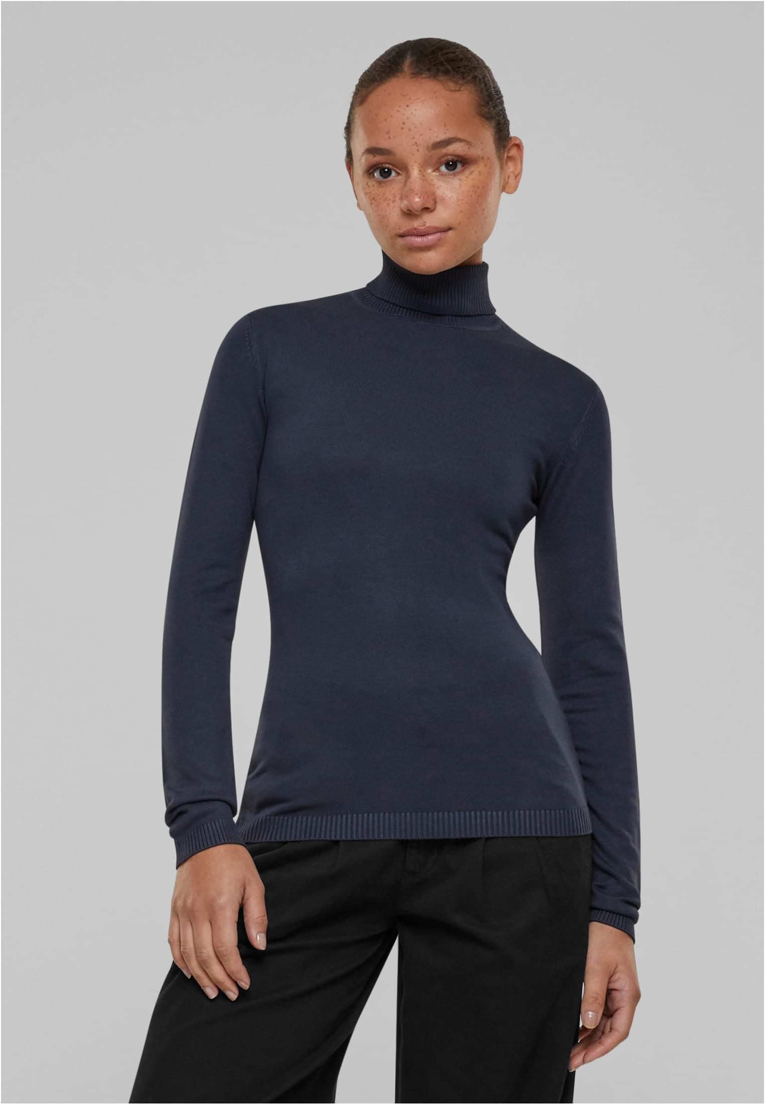 Women's Knitted Turtleneck In A Navy Design