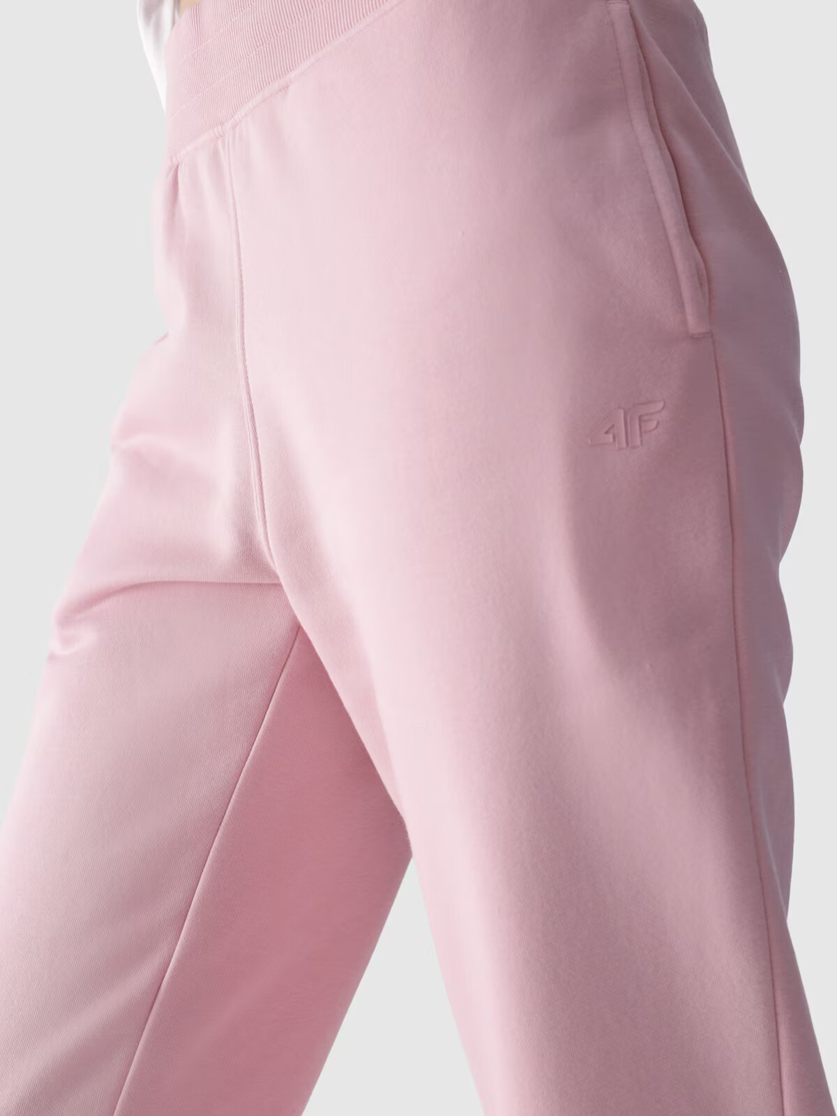 Women&#039;s sweatpants 4F