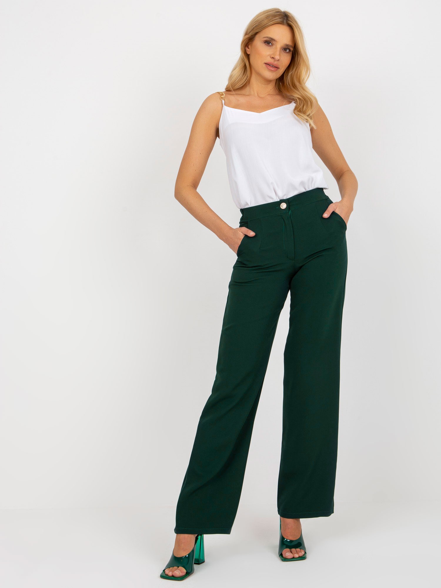 Levně Tmavě zelené široké látkové kalhoty s kapsami