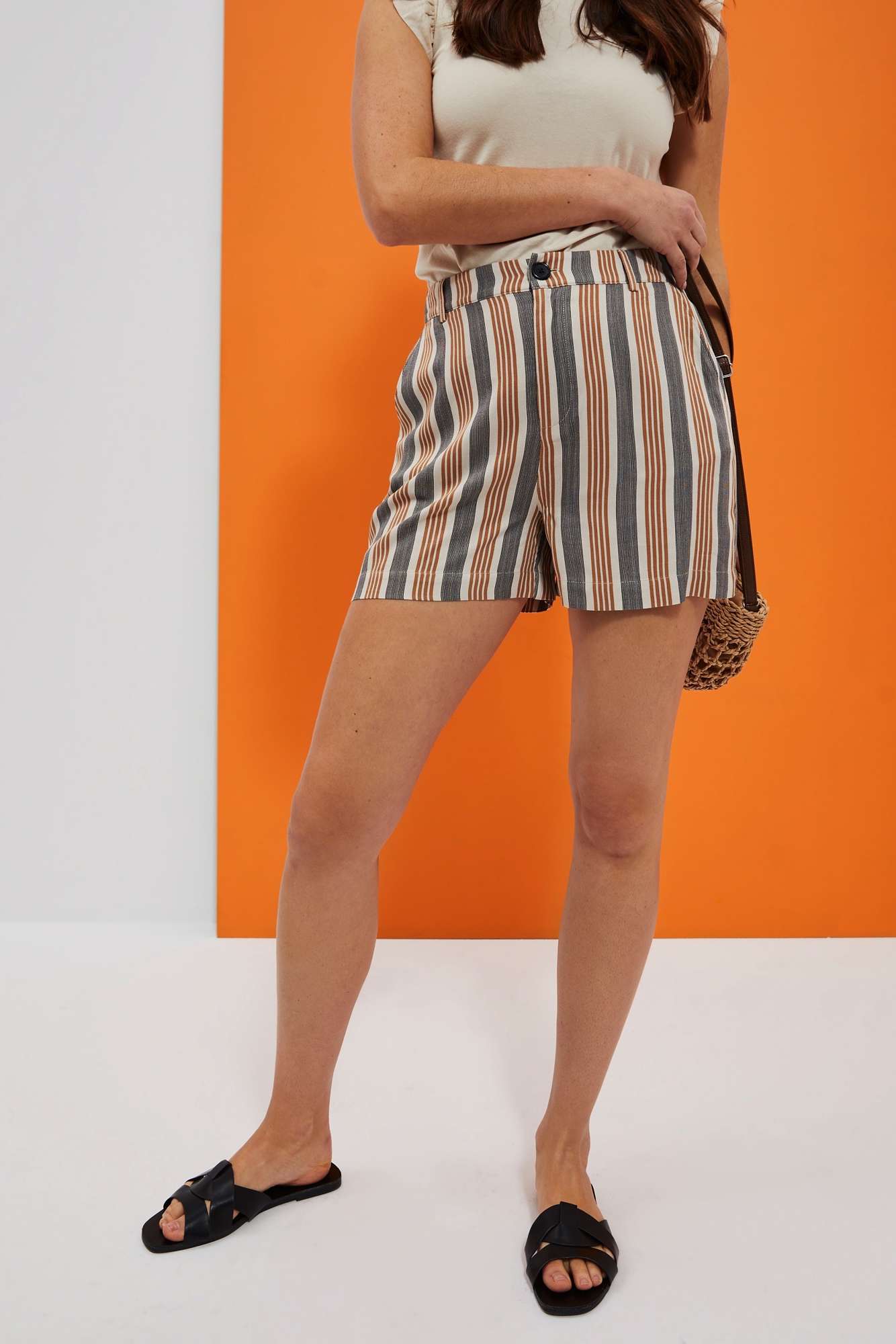 WOMEN&#039;S SHORTS L-SH-4015 L.Beige