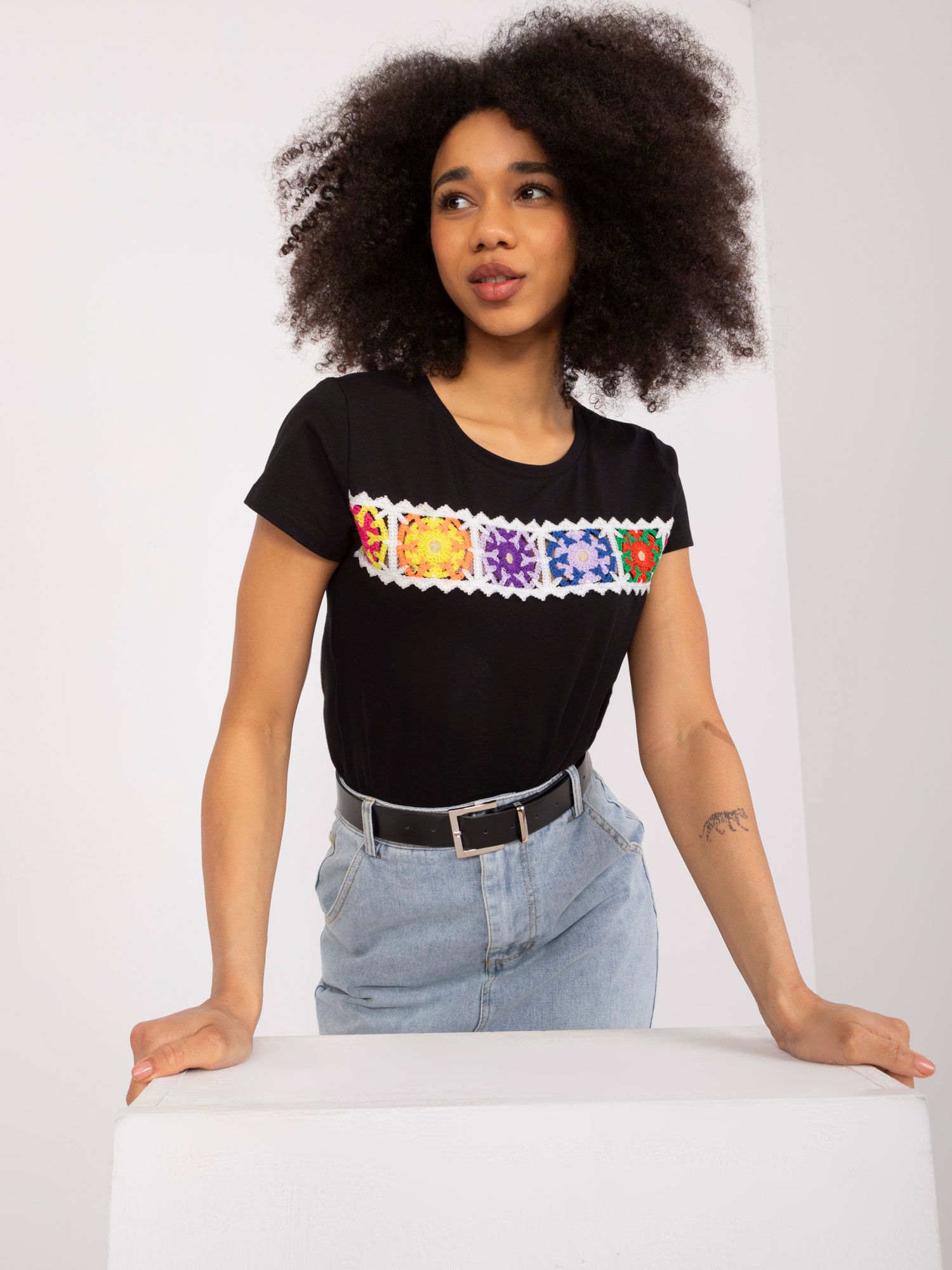 Black T-shirt with colorful embroidery BASIC FEEL GOOD