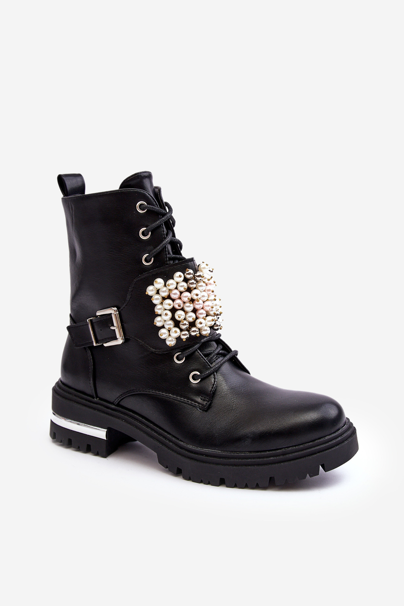 Insulated women's ankle boots decorated with black Venizi