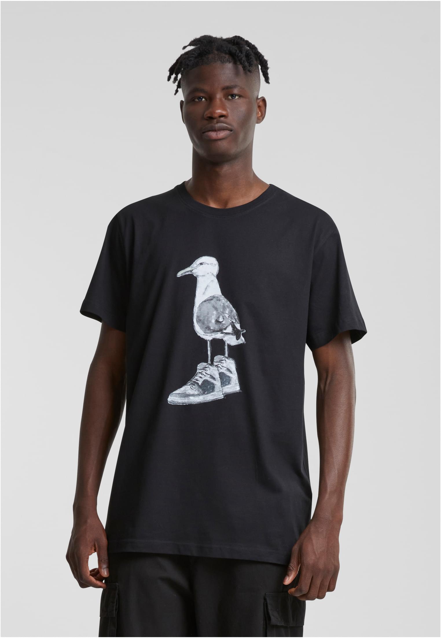 Black T-shirt Seagull Sneakers