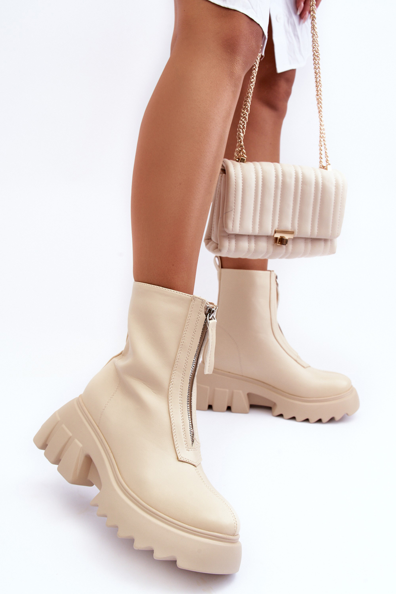 Botine dama, Kesi