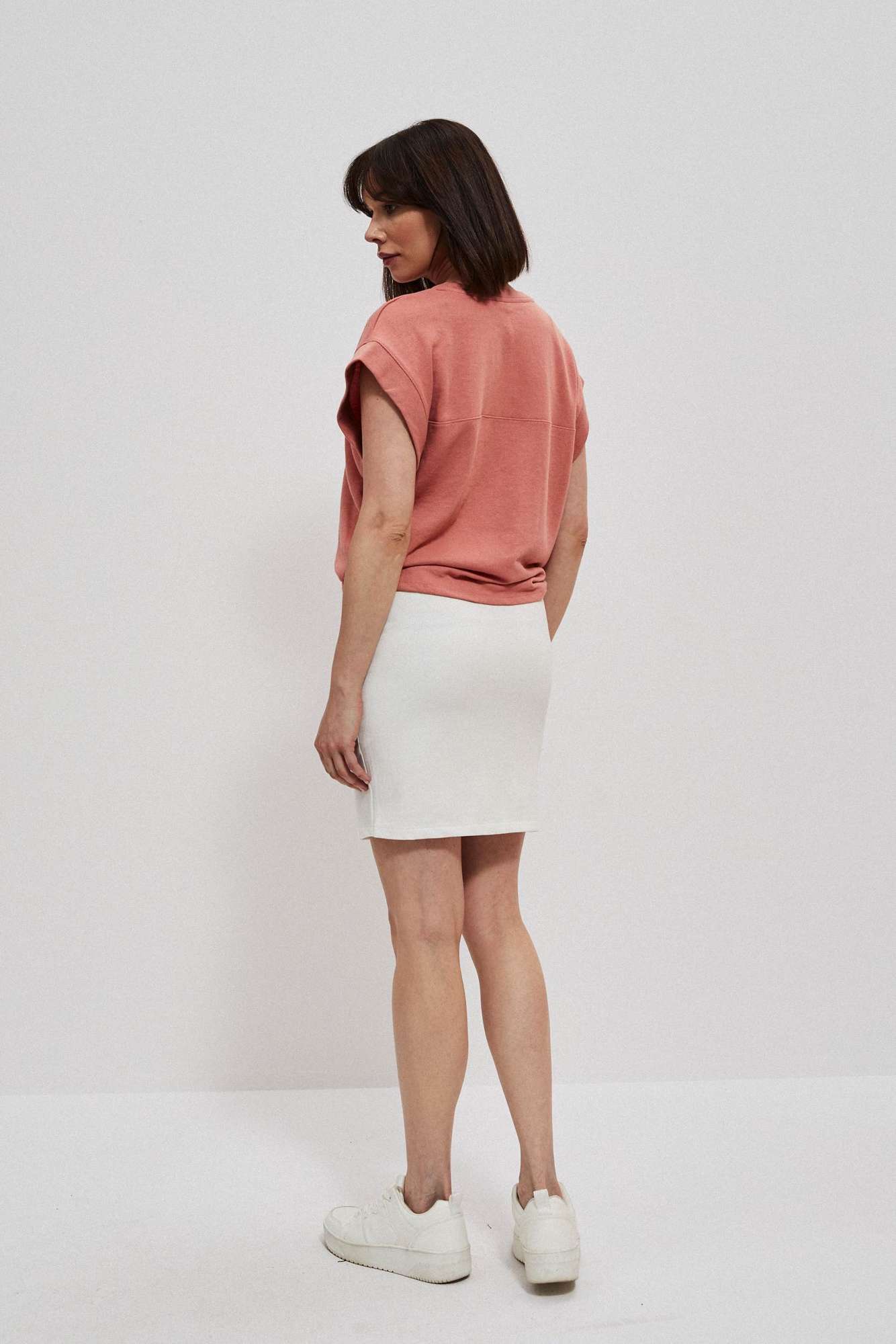 Smooth skirt above the knee - ecru