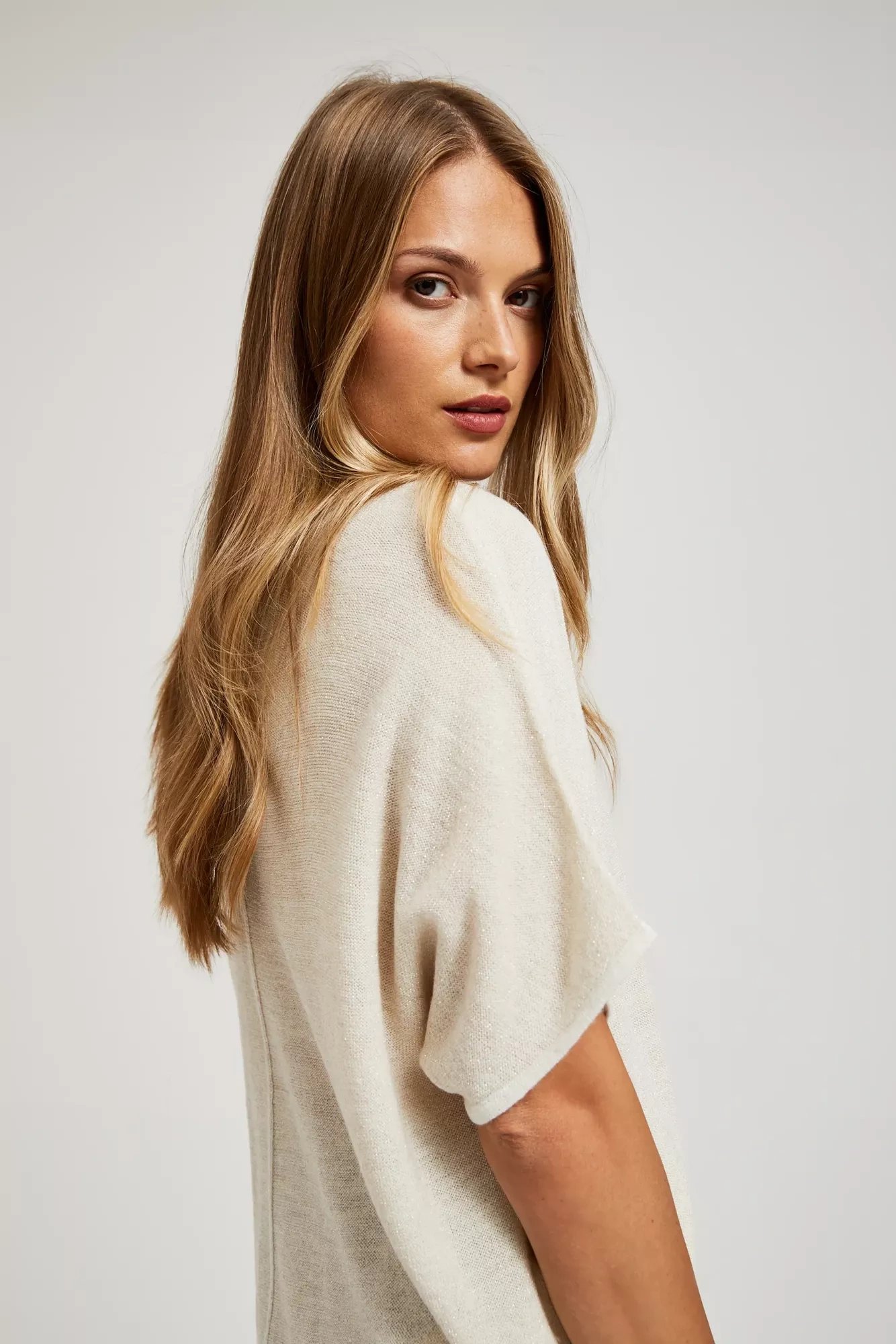 Oversize sweater with metallic thread