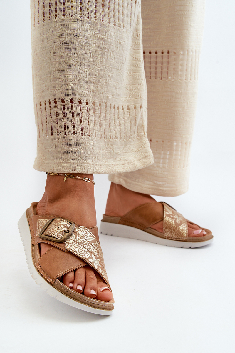 Pohodlné dámské pantofle s přezkou Inblu Camel