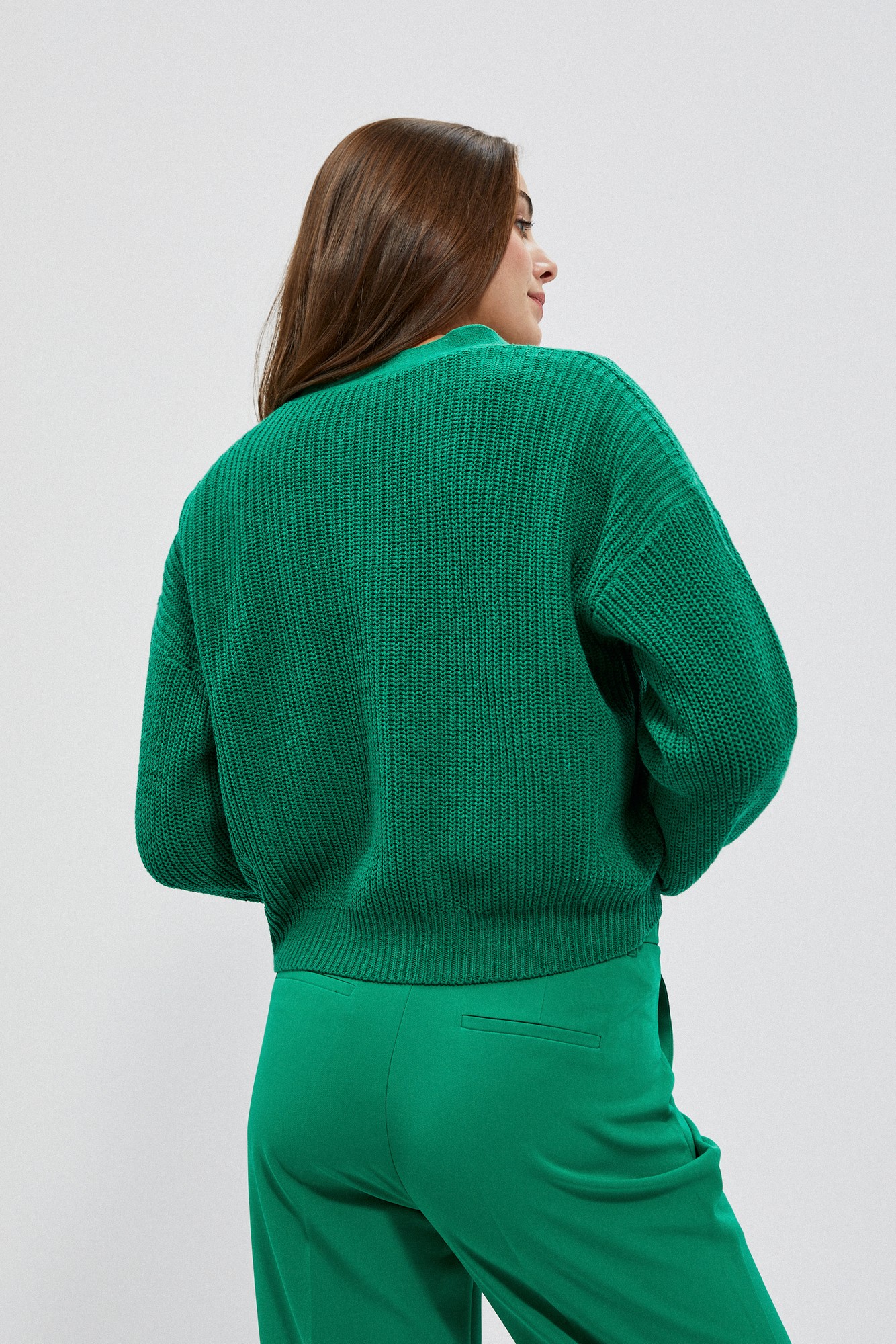 Short cardigan with button closure