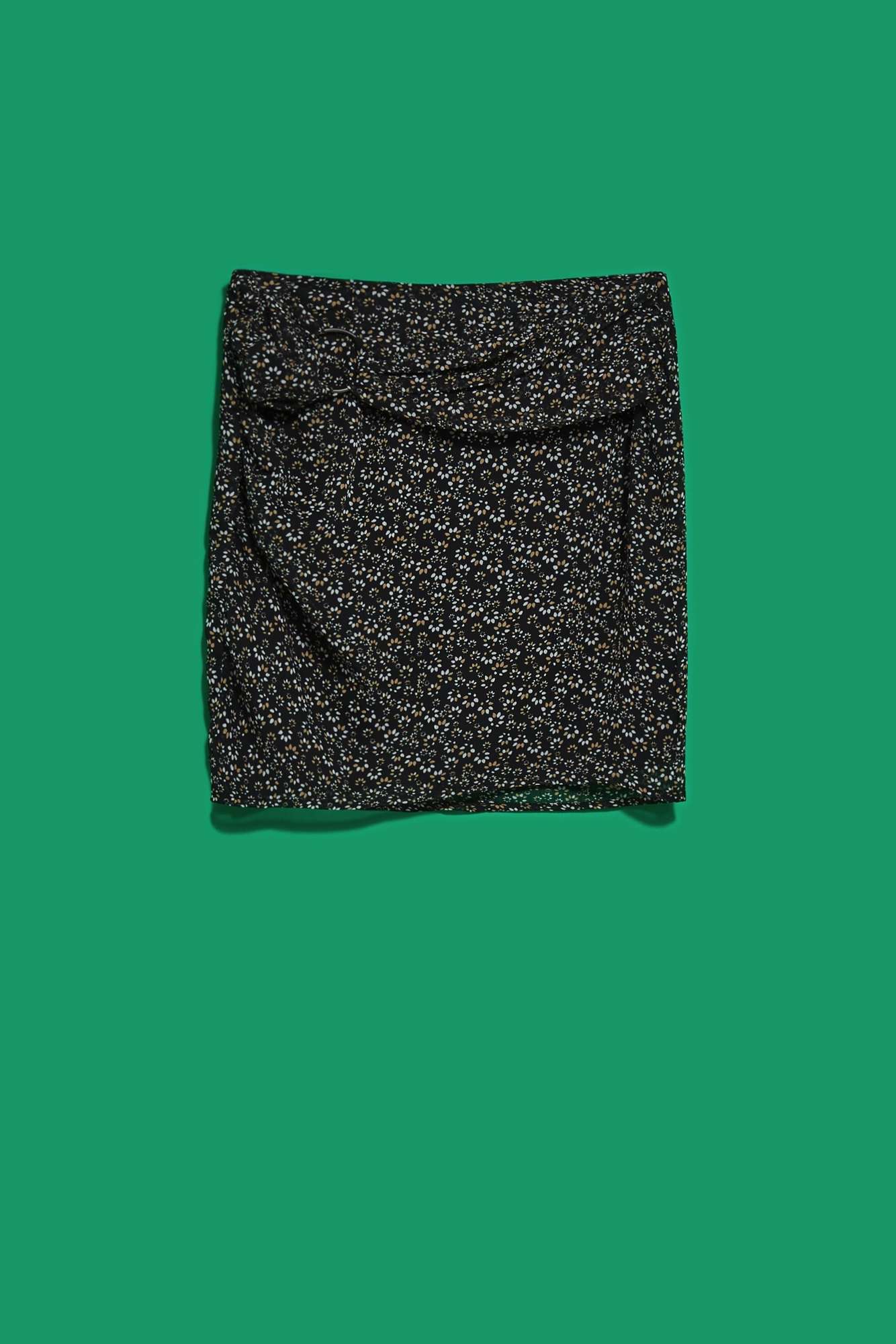 Skirt with a print of small flowers