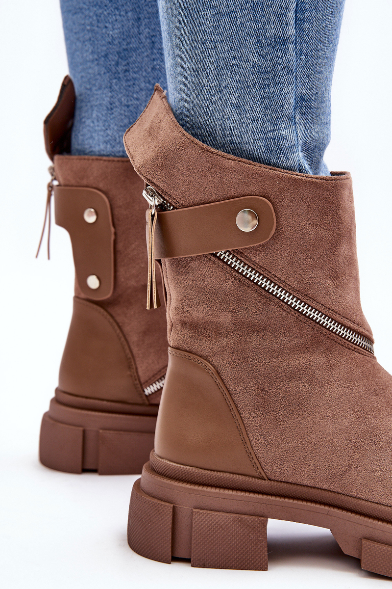 Botine dama, Kesi