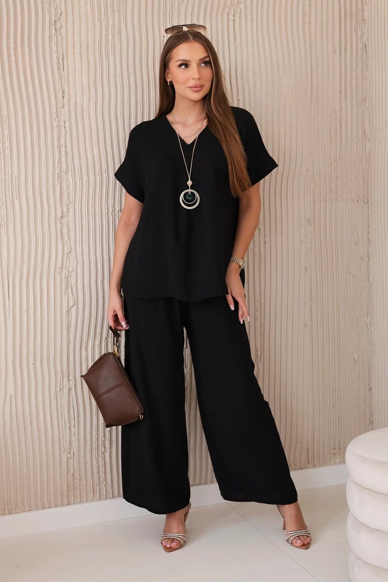 Set with necklace, blouse   trousers, black