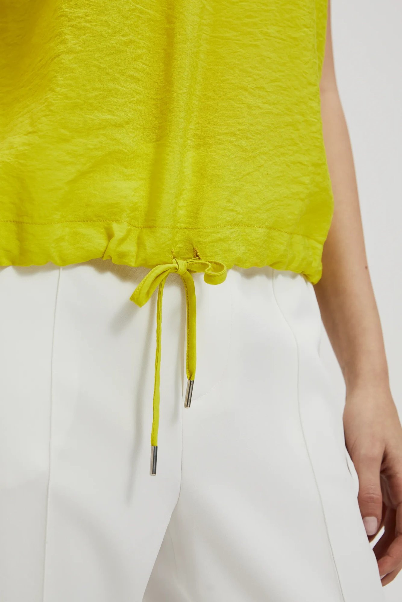 Women's blouse with waist tie MOODO - green