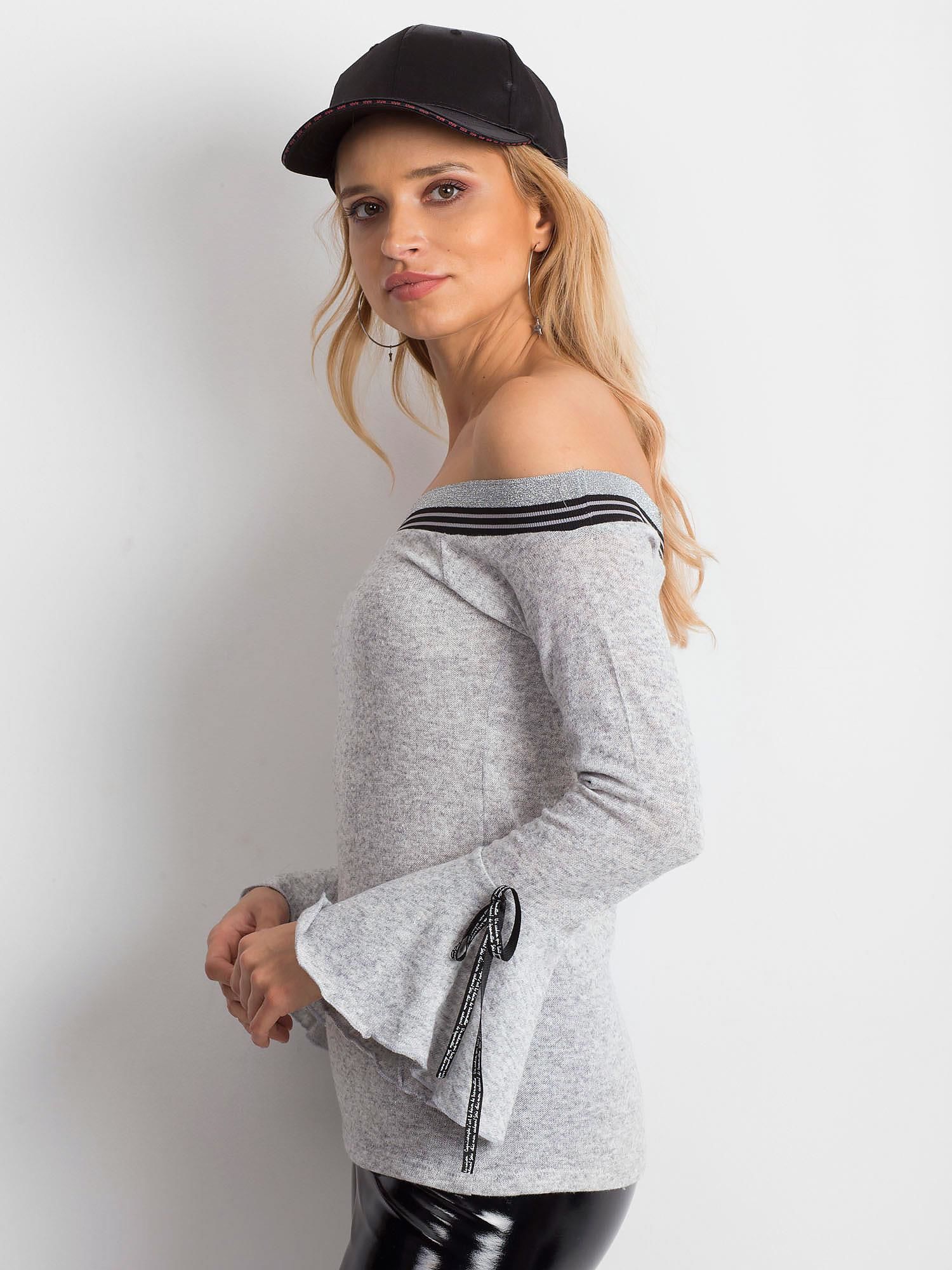 Grey Spanish blouse with wide sleeves