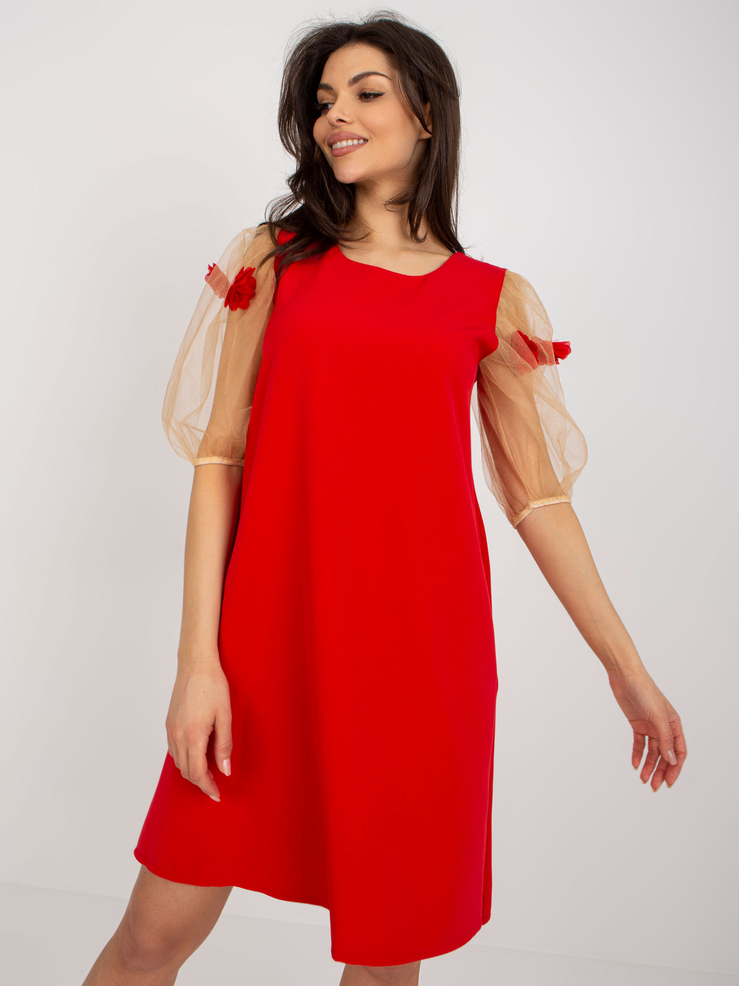 Levně Velbloudí červené koktejlové šaty s 3D květinami